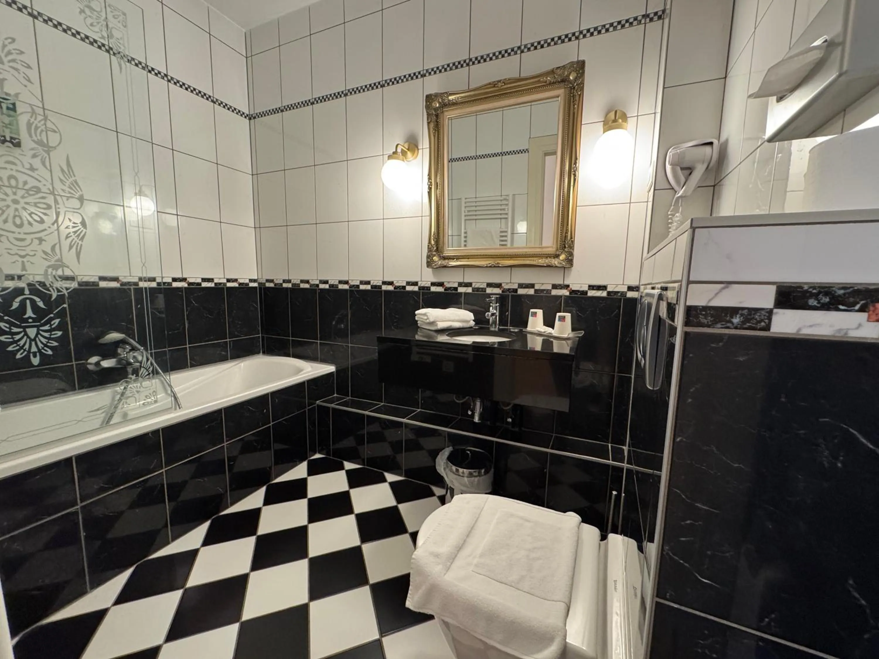 Shower in Hotel Restaurant Du Parc