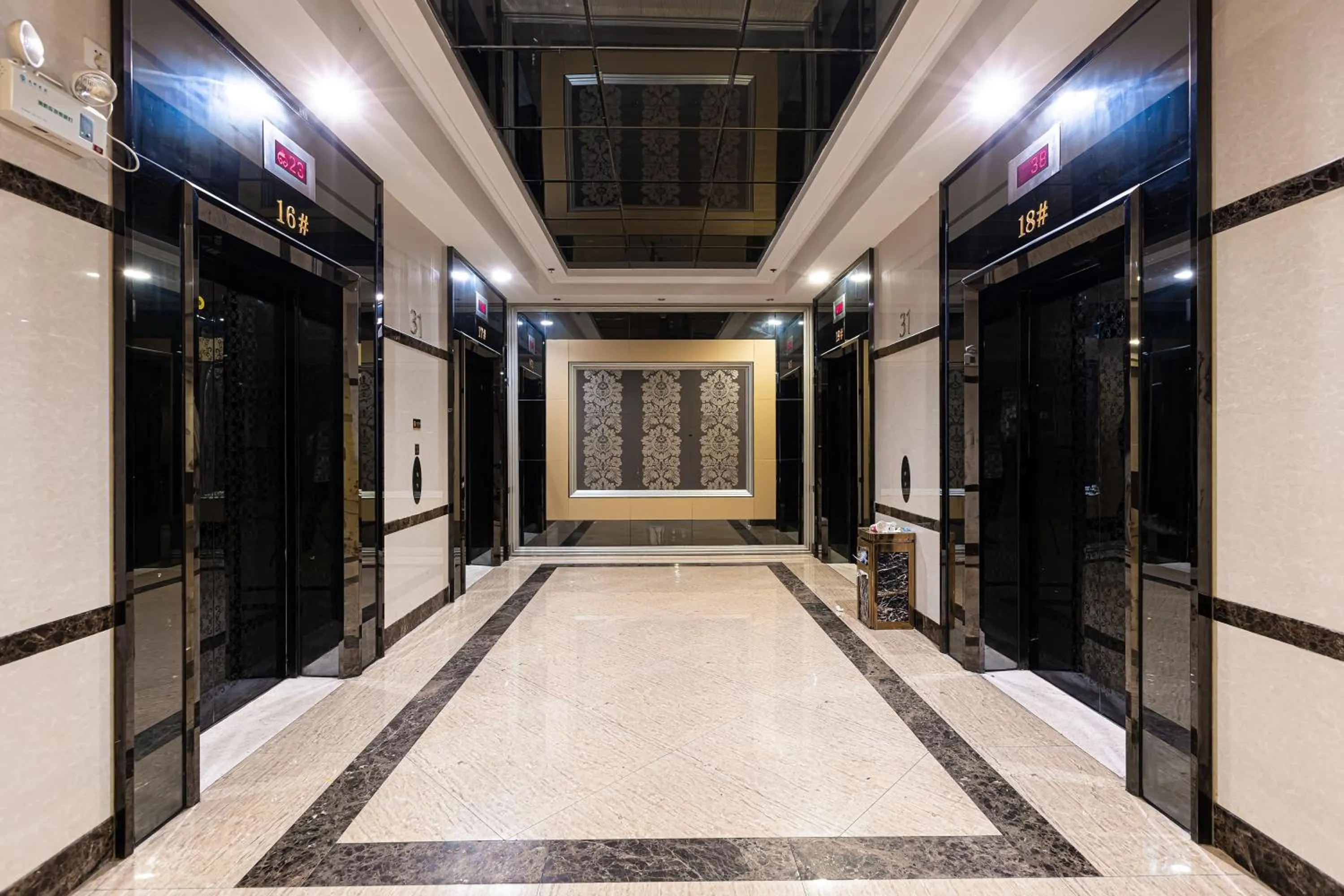 elevator in WAIFIDEN Guangzhou Grand View Golden Palace Apartment