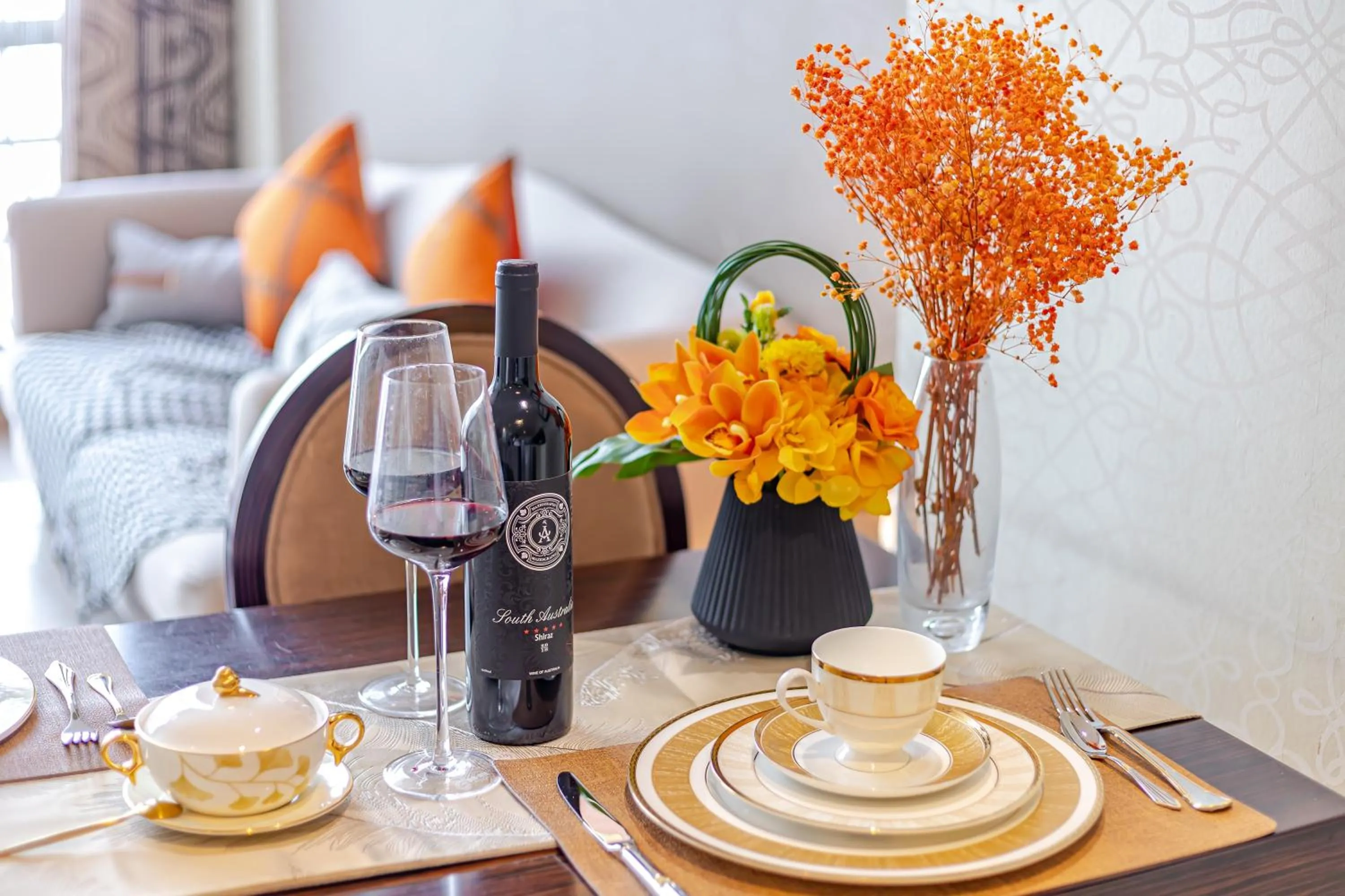 Dining area in WAIFIDEN Guangzhou Grand View Golden Palace Apartment