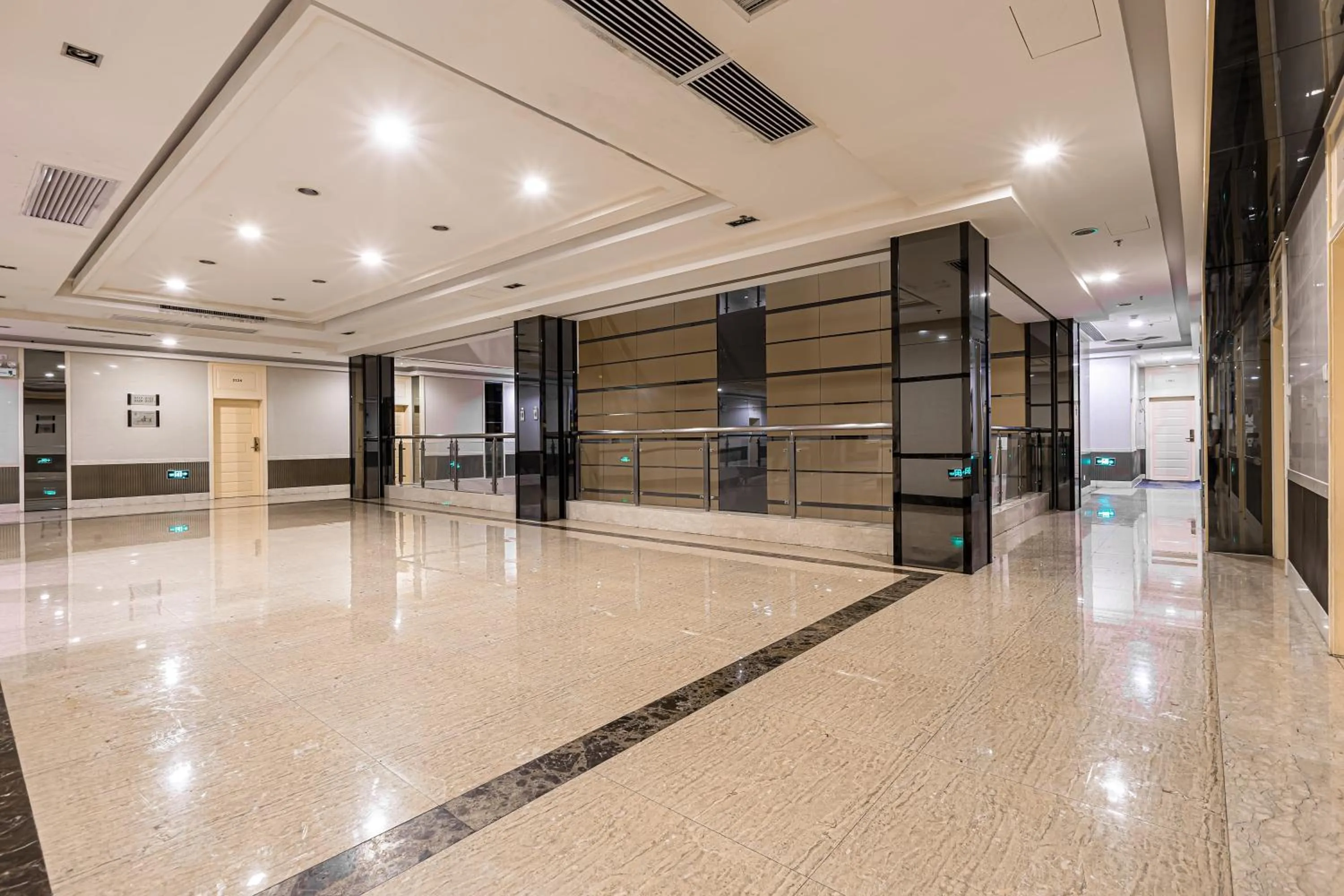 On site in WAIFIDEN Guangzhou Grand View Golden Palace Apartment