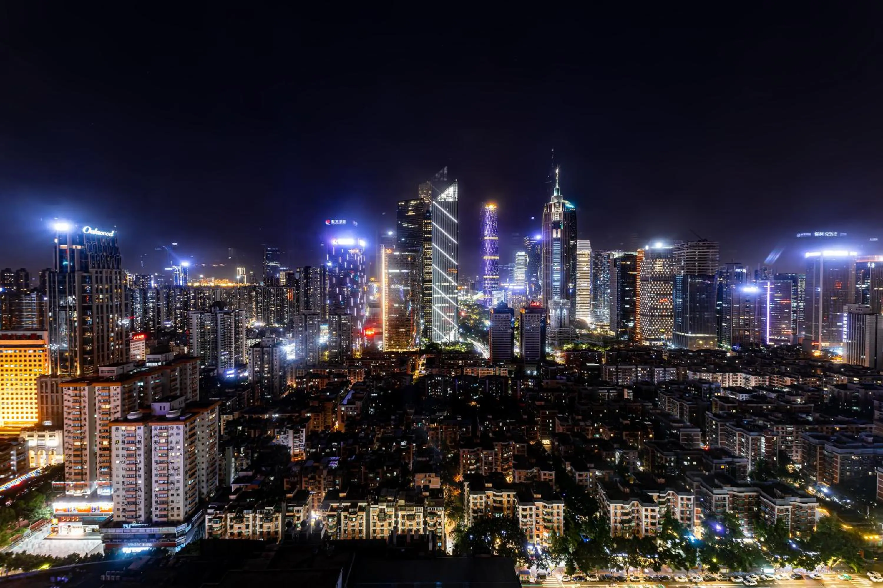 Night in WAIFIDEN Guangzhou Grand View Golden Palace Apartment