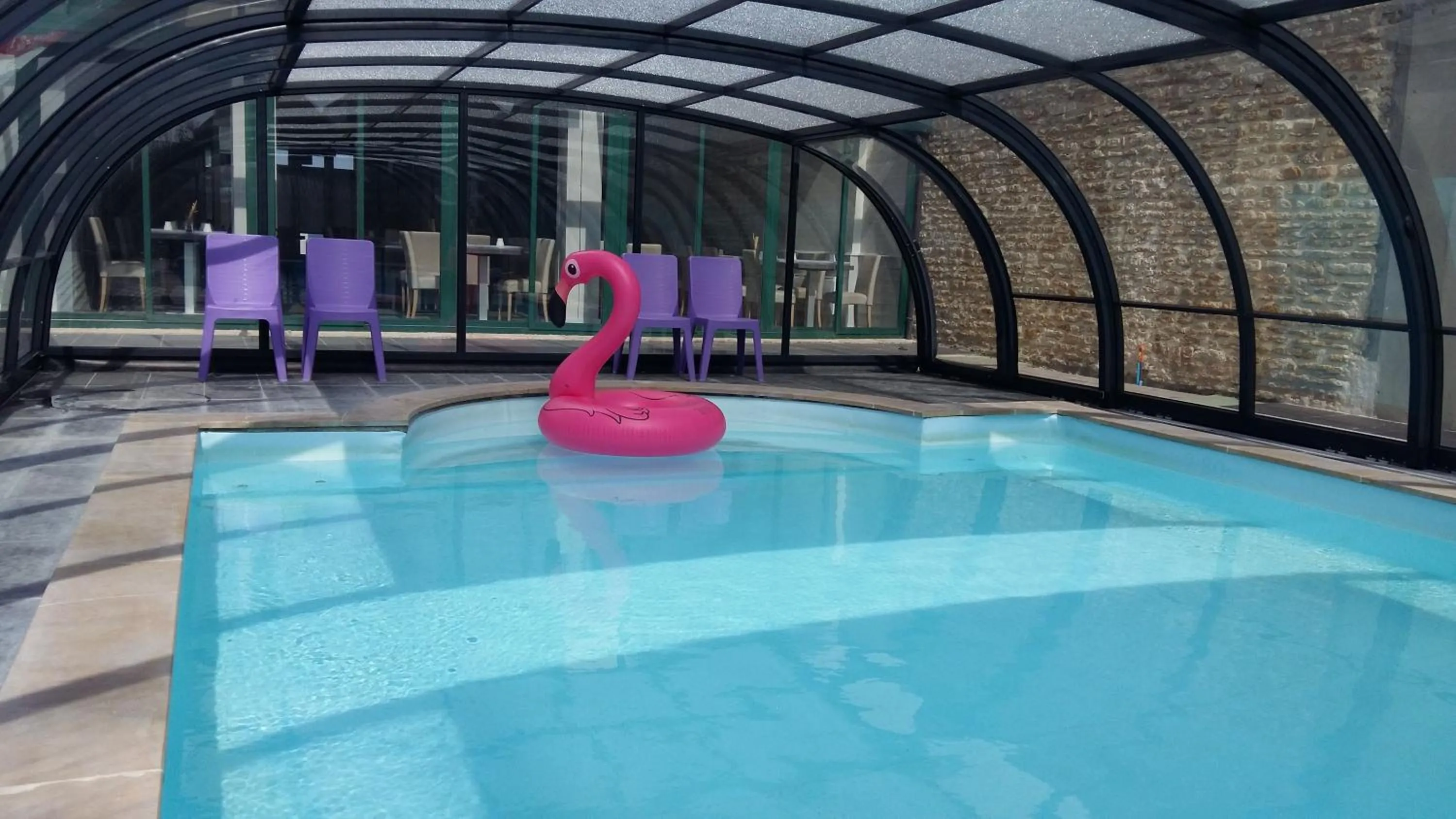 Swimming pool in Hotel des Thermes et du Casino