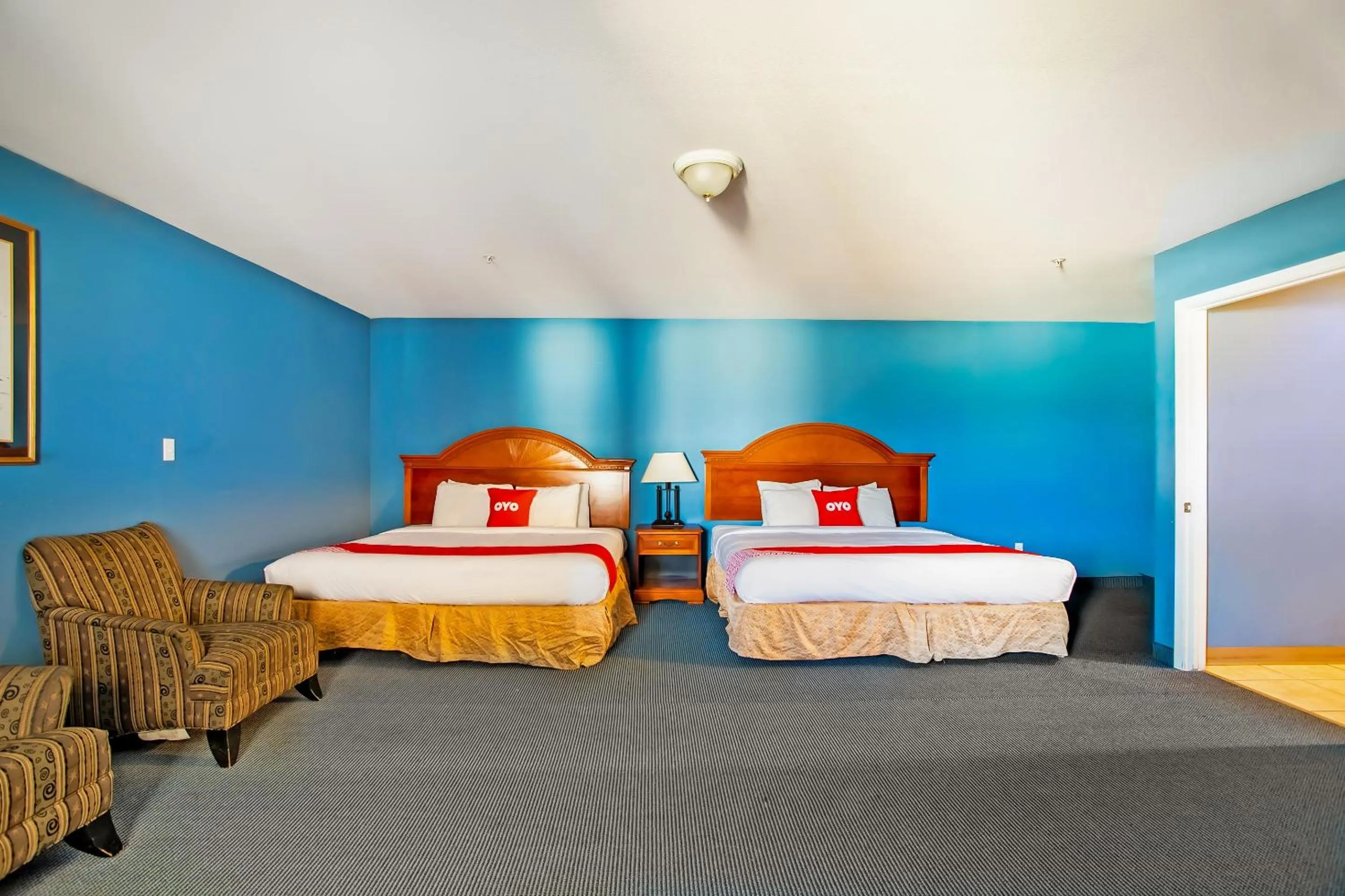 Bedroom in Rodeway Inn