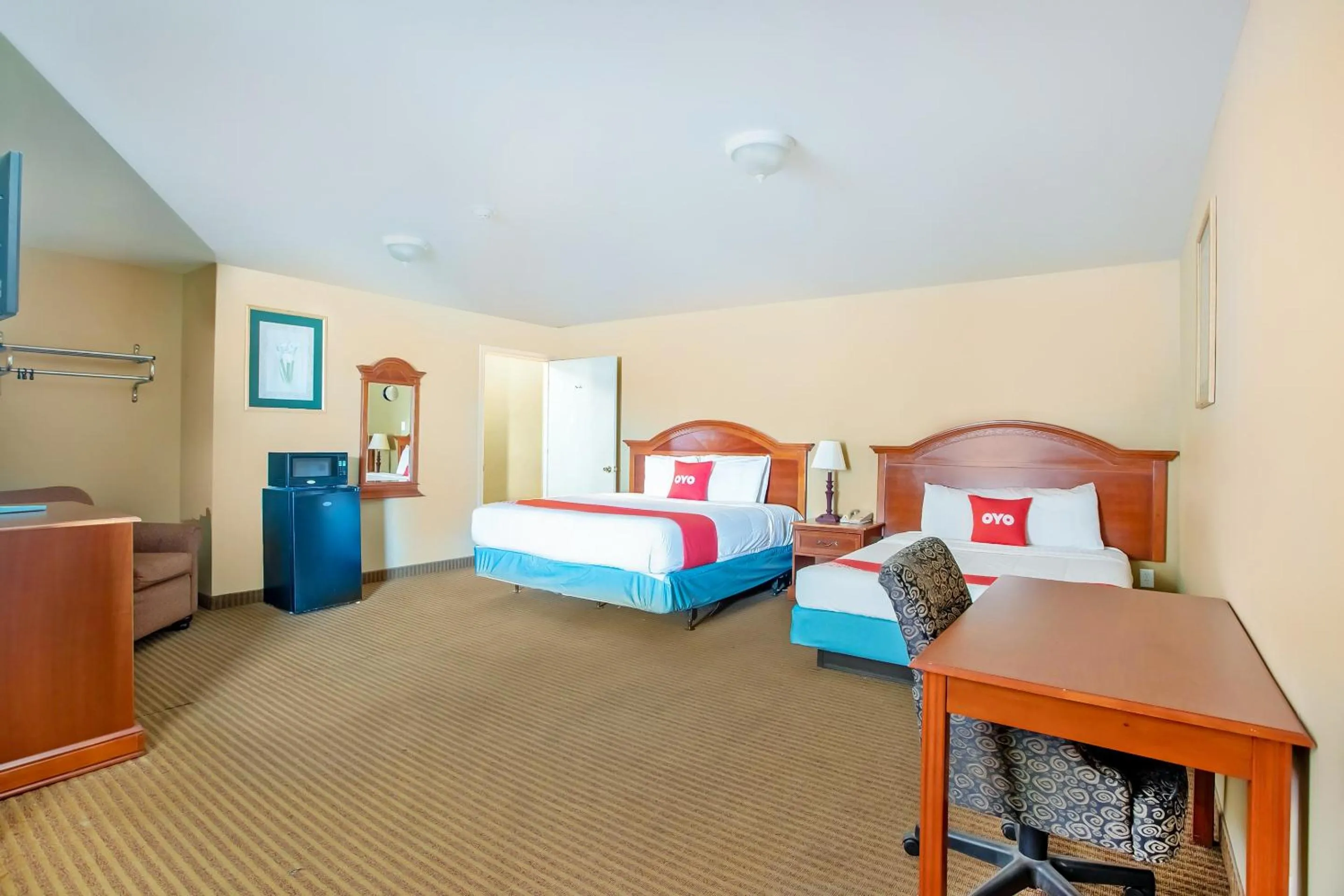 Bedroom in Rodeway Inn