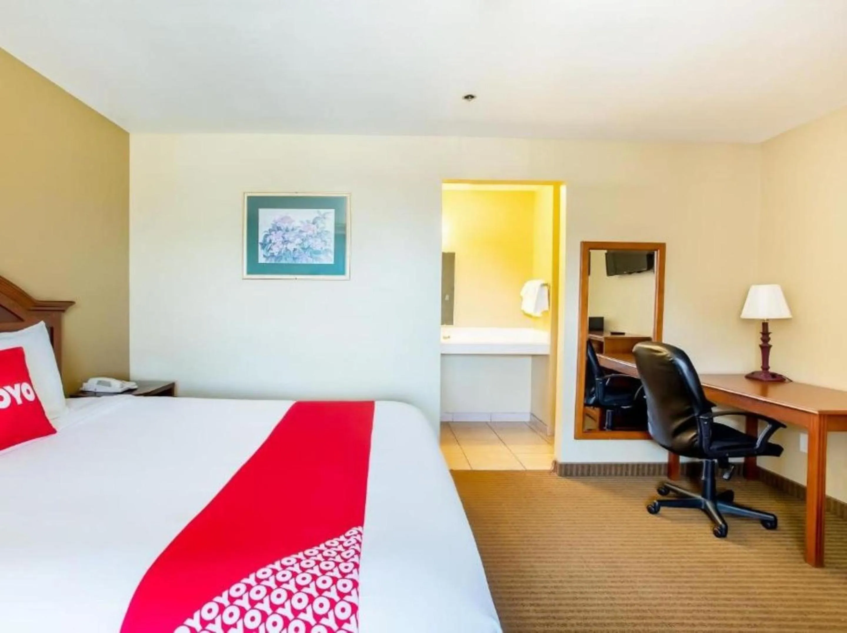 Bedroom in Rodeway Inn