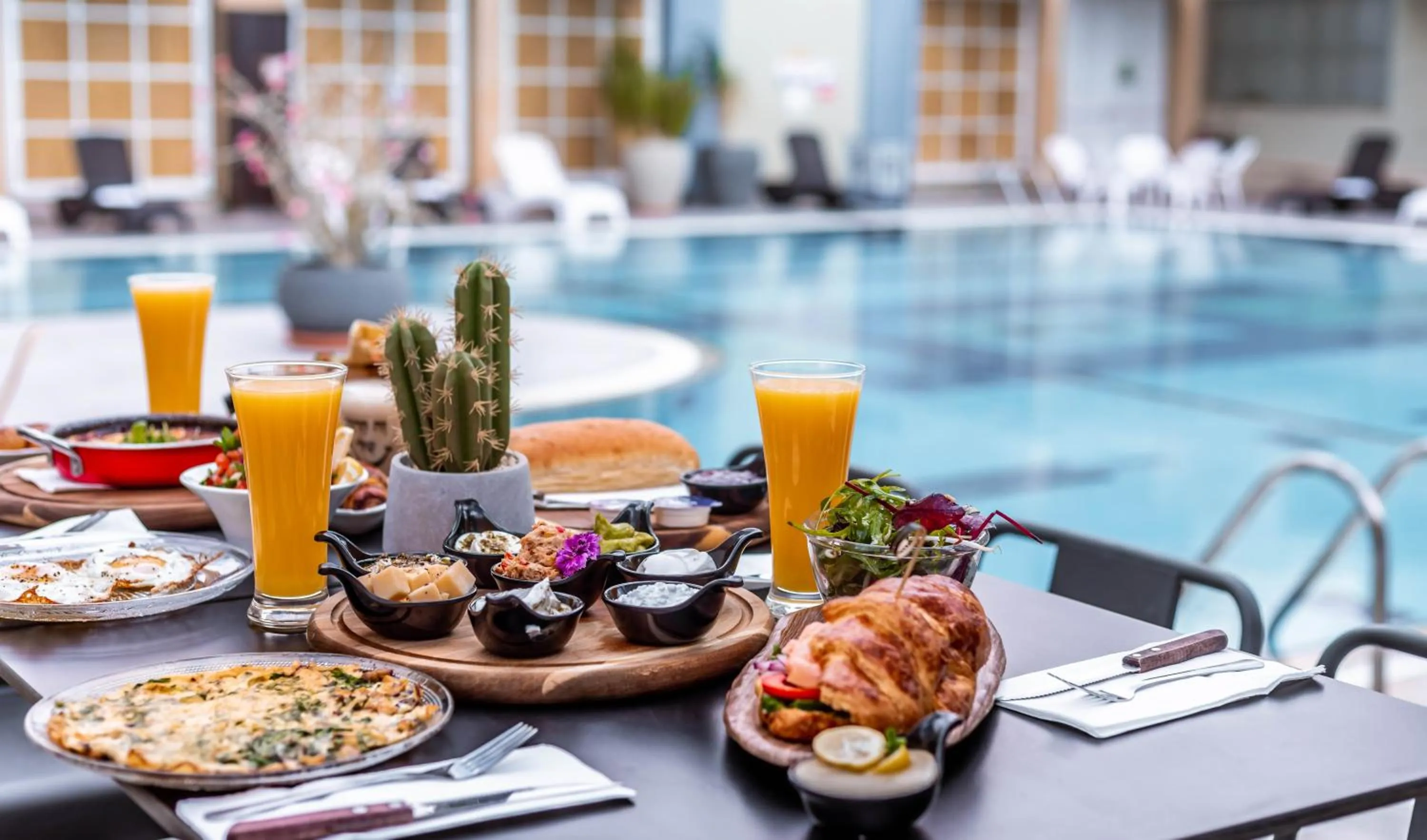 Restaurant/places to eat in Almogim Suites Eilat Hotel