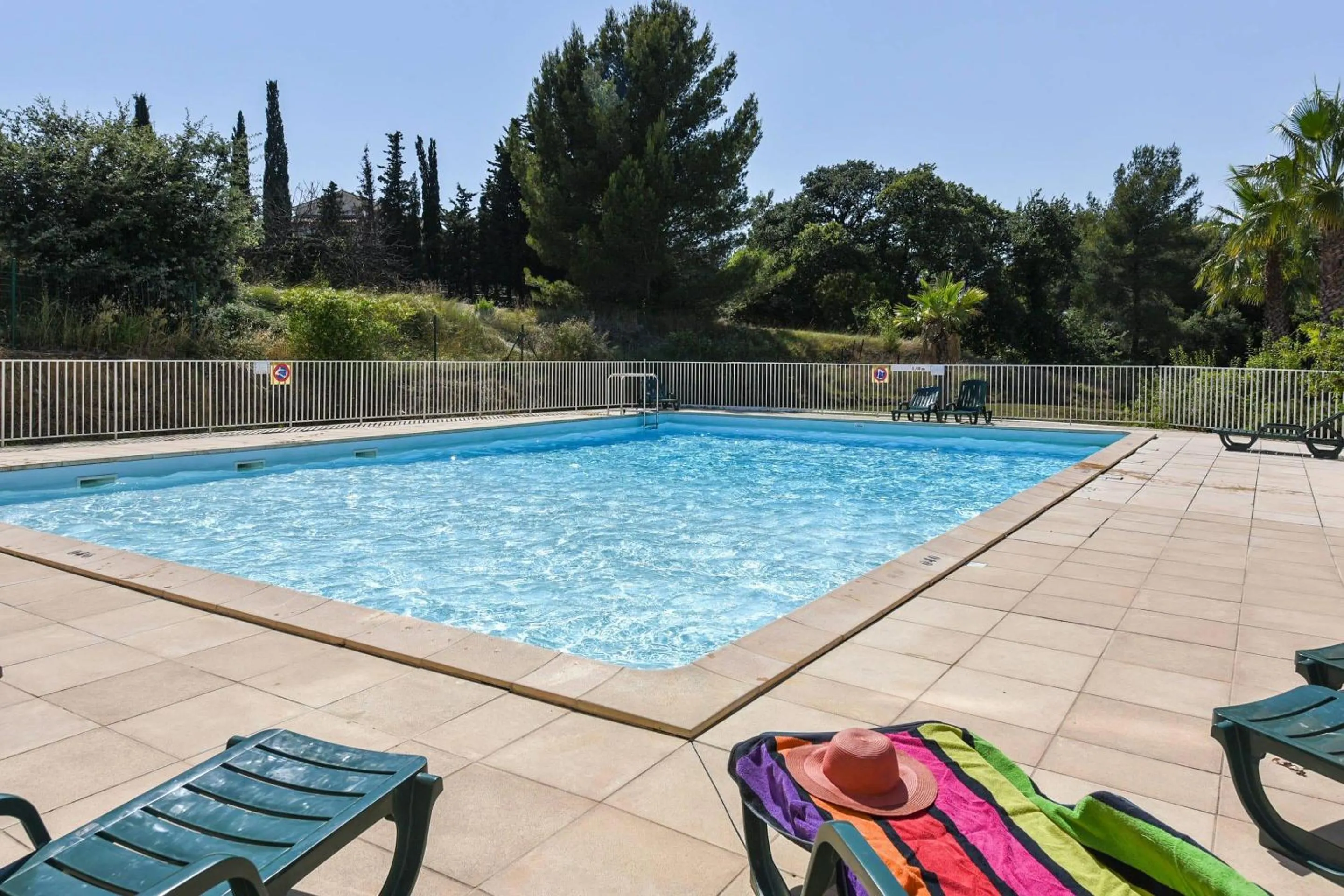 Swimming pool in Comfort Aparthotel Six-Fours