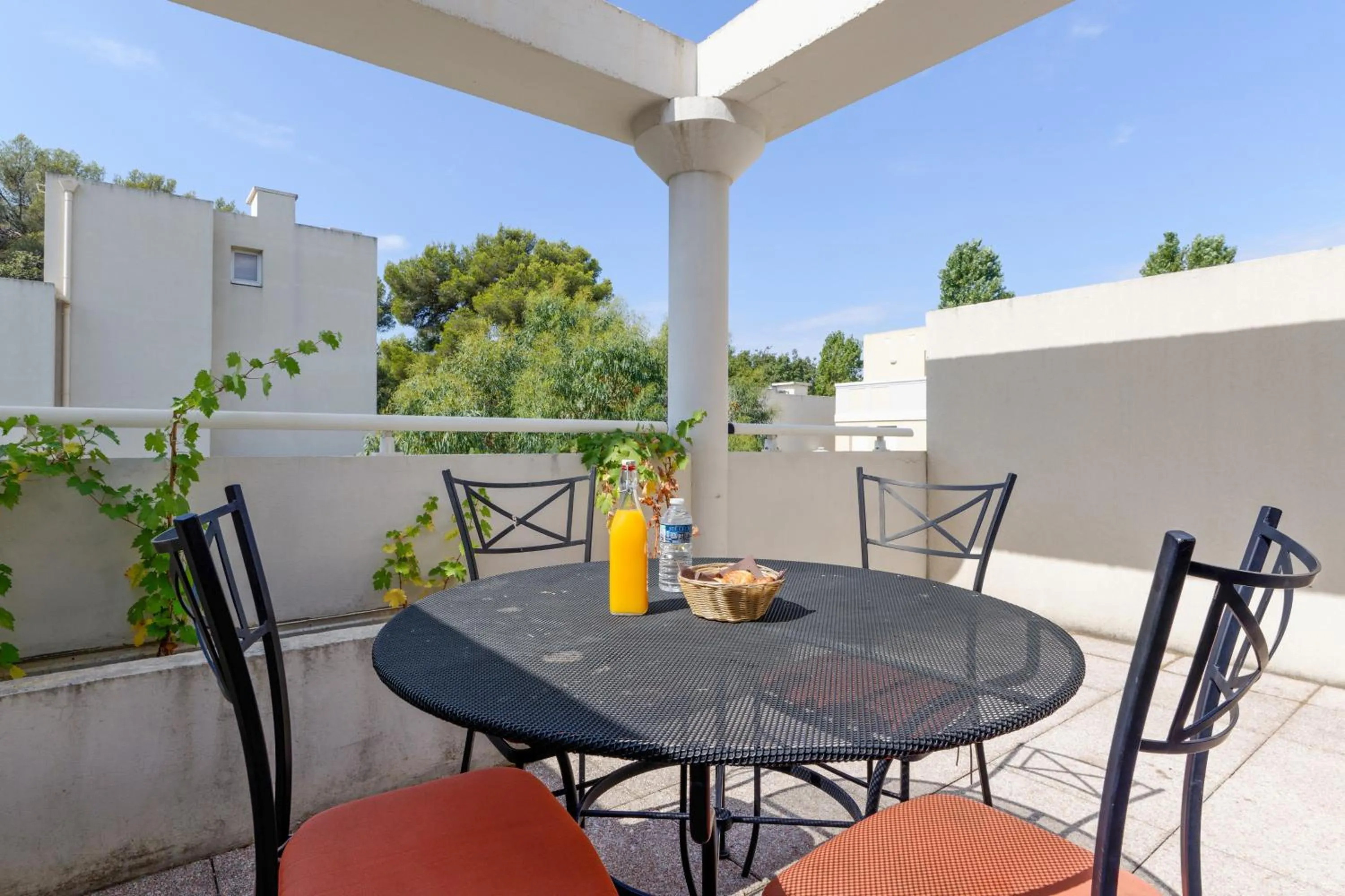 Balcony/Terrace in Comfort Aparthotel Six-Fours