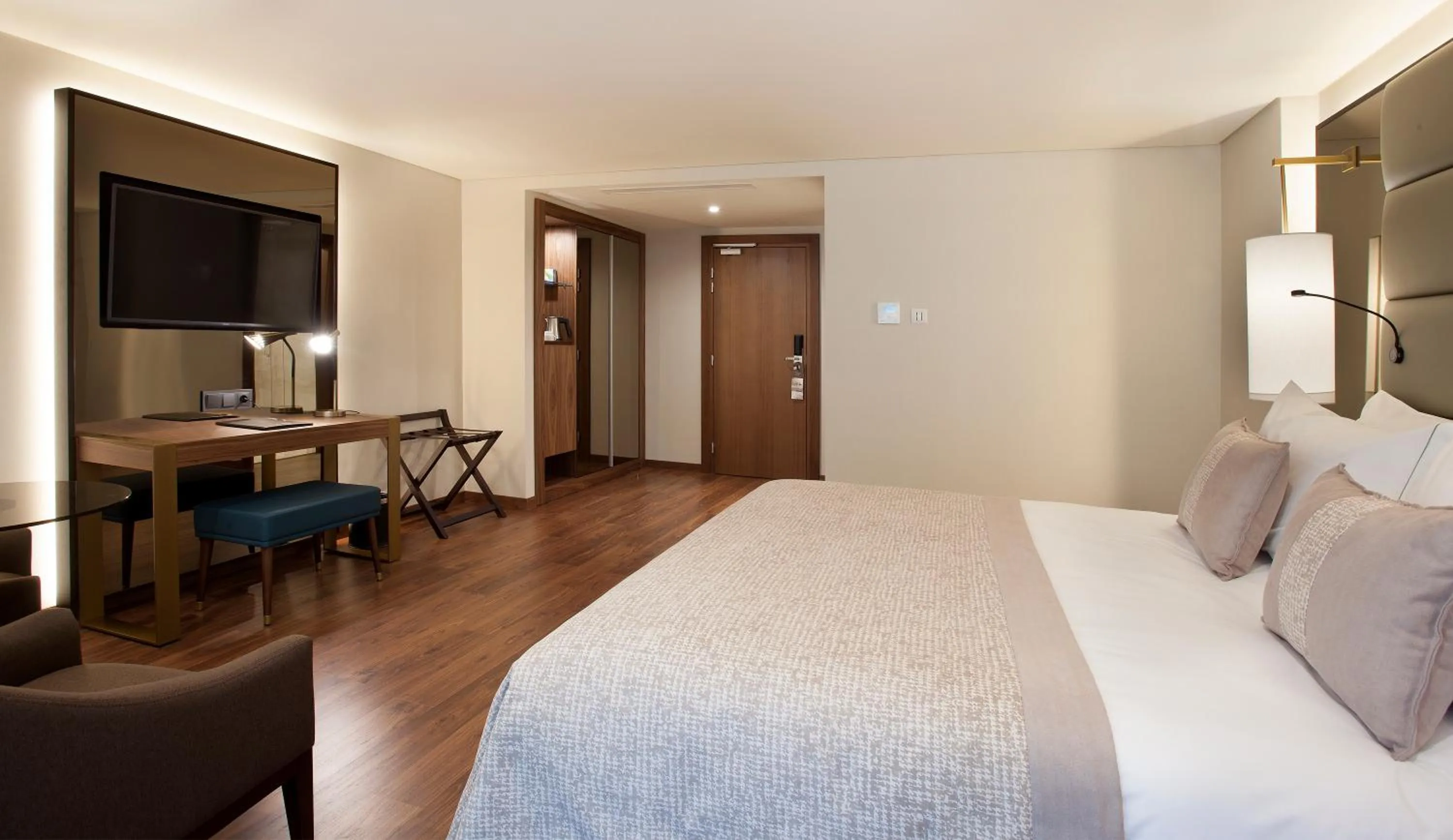 TV and multimedia, Bed in TURIM Santa Maria Hotel