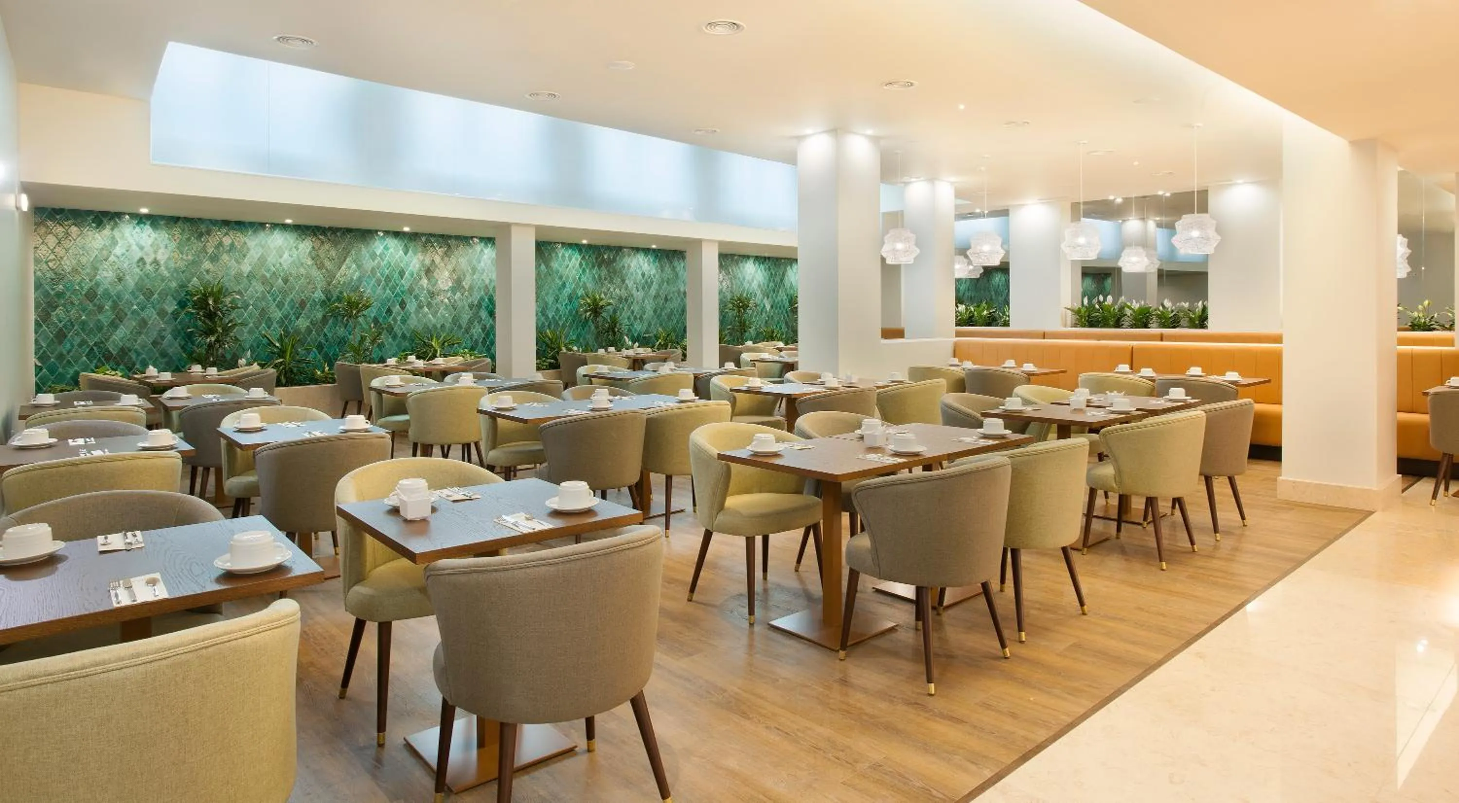 Restaurant/places to eat in TURIM Santa Maria Hotel
