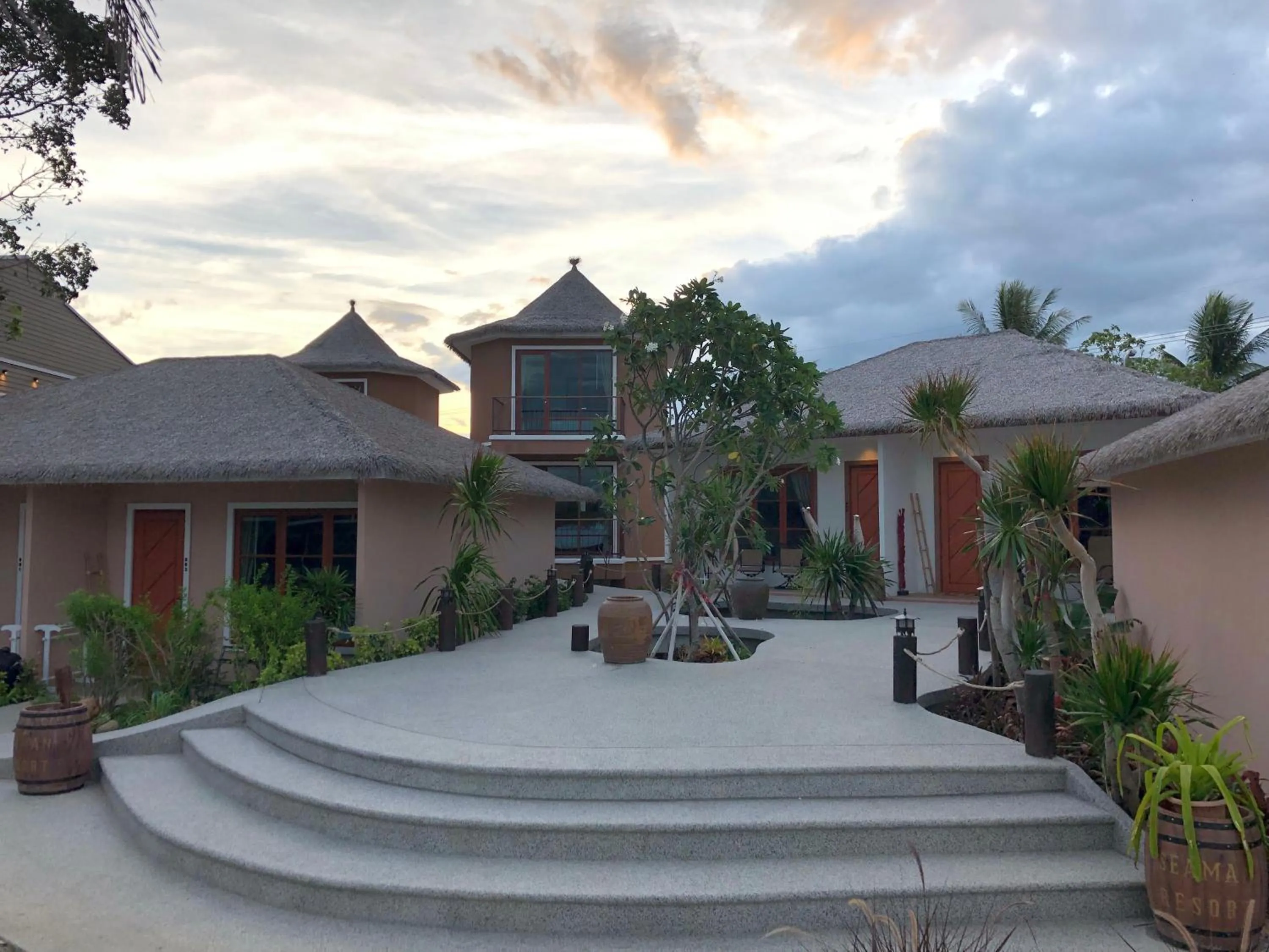 Property building in Seaman Resort