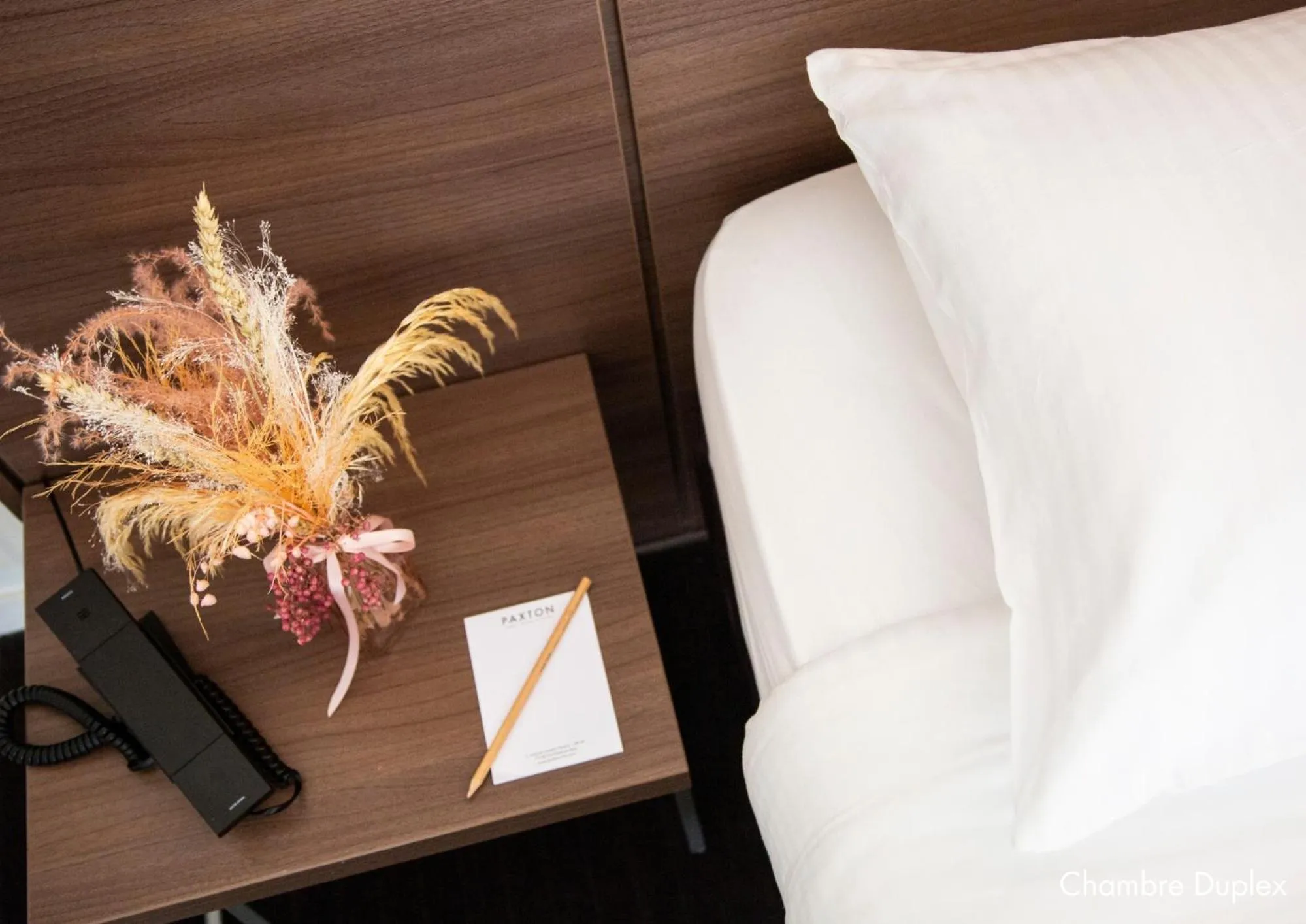 Bed in Paxton Paris MLV