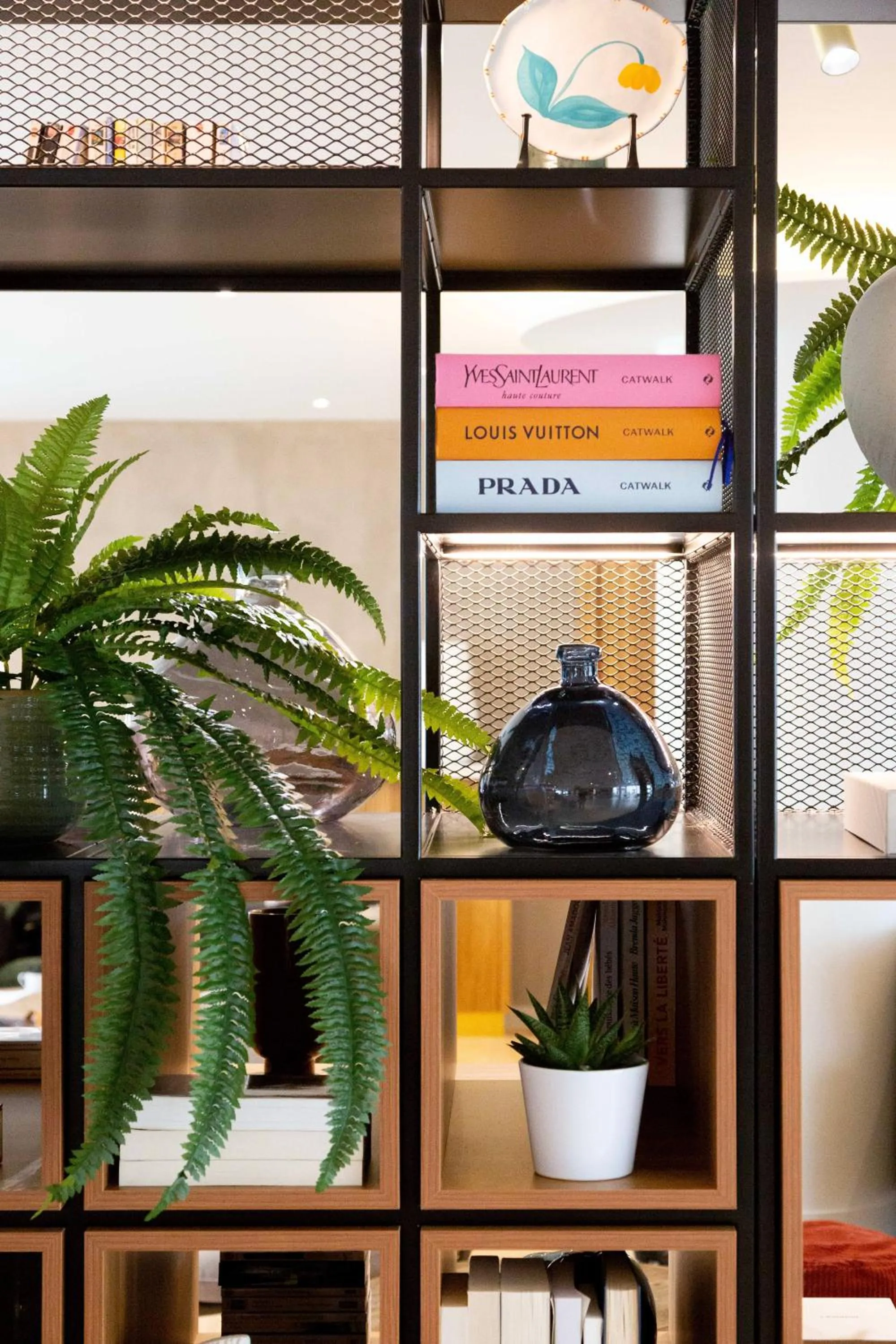 Decorative detail in Paxton Paris MLV