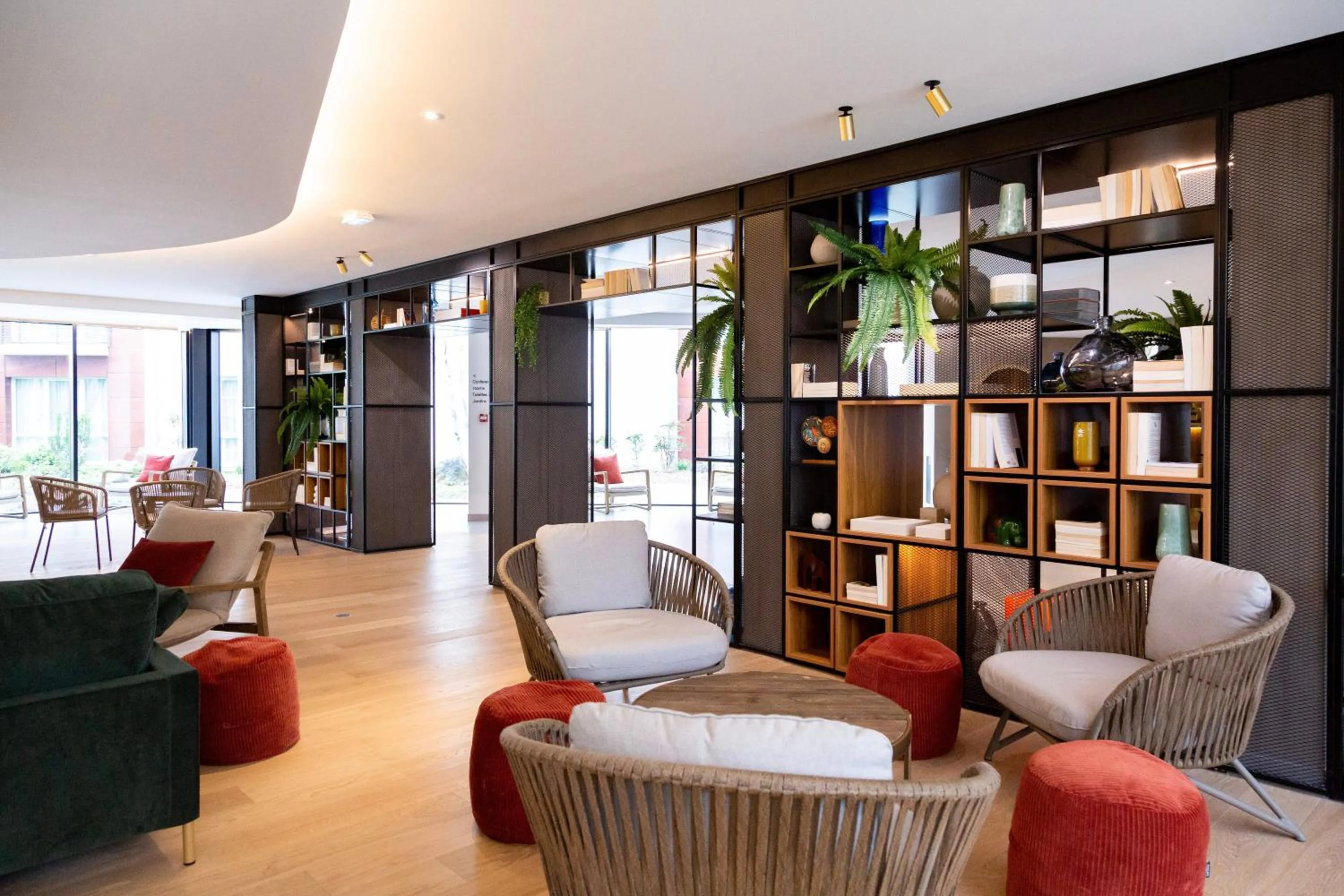 Lounge or bar in Paxton Paris MLV