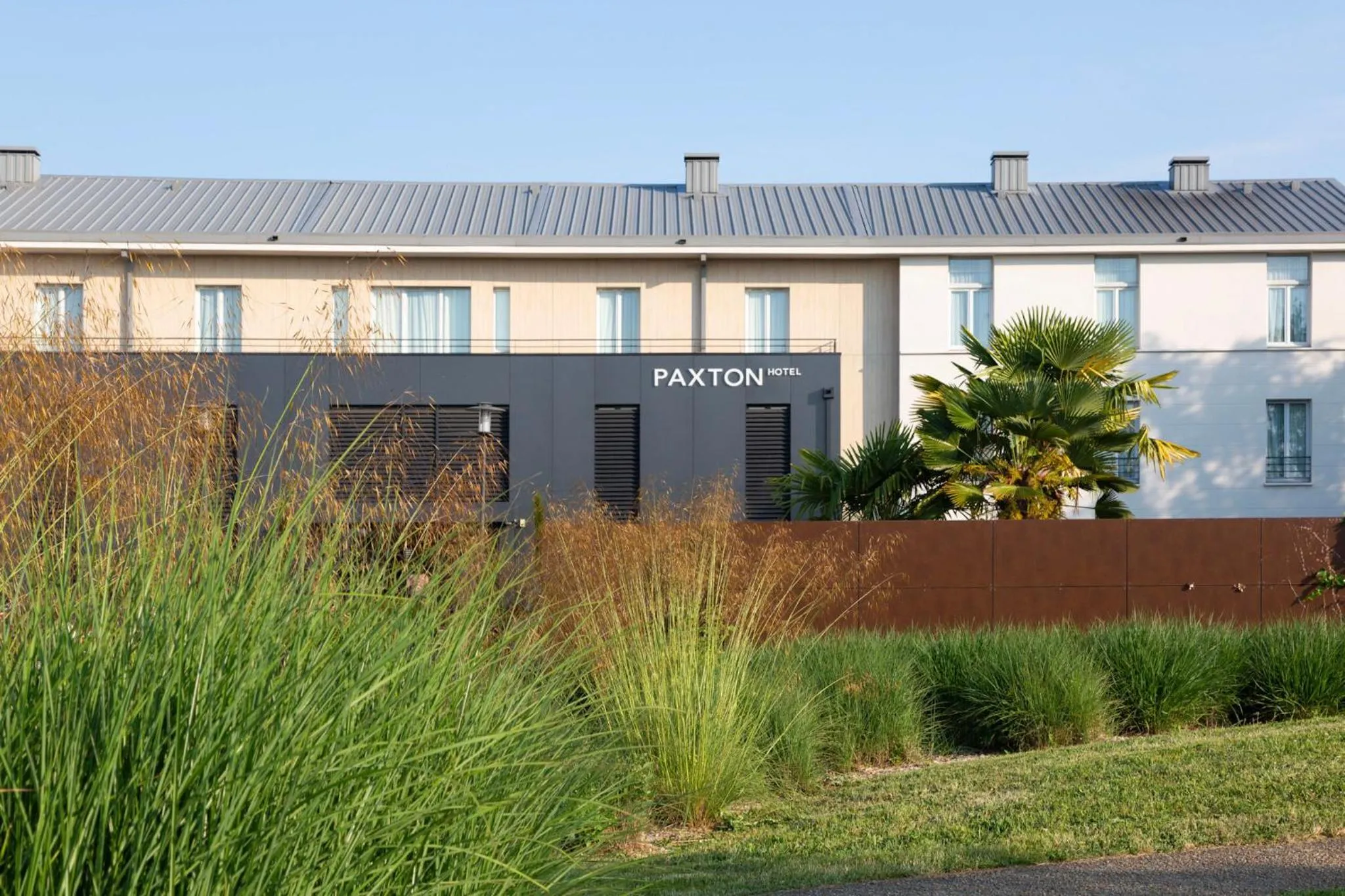 Property building in Paxton Paris MLV