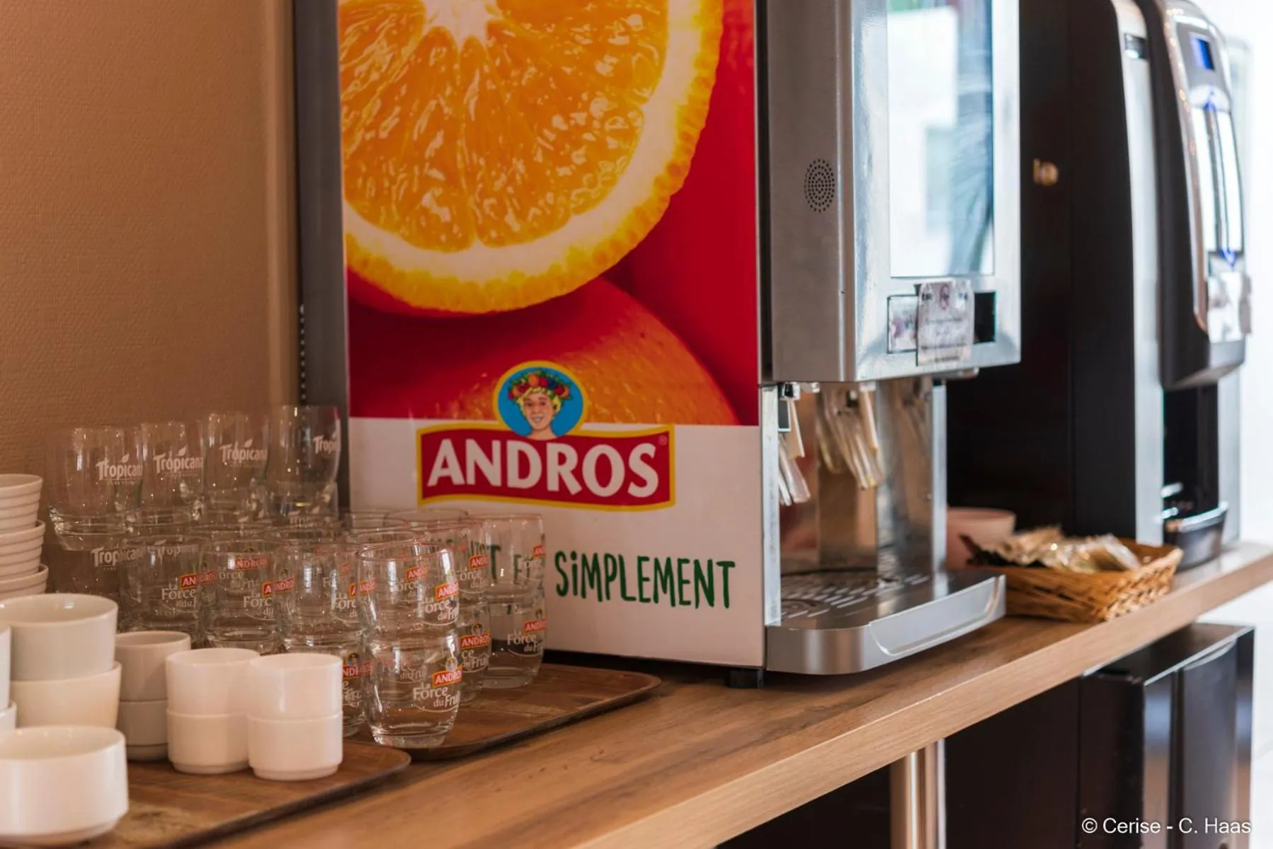 Buffet breakfast in Cerise Nantes La Beaujoire