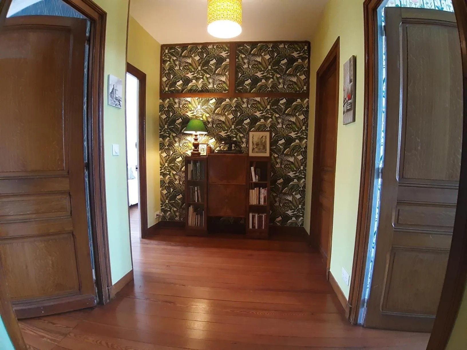 hair dresser in La Garenne