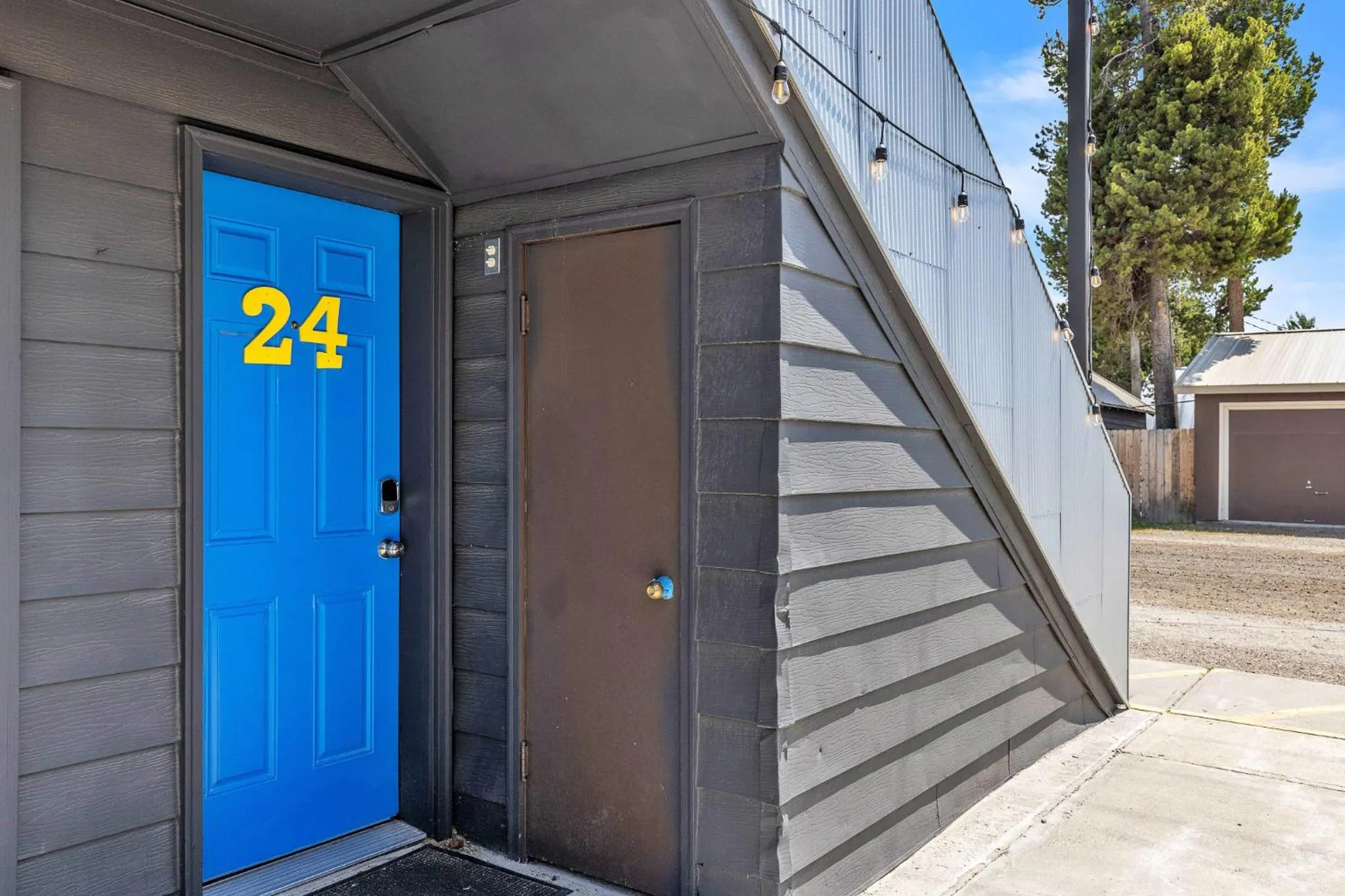 Property building in Lazy Duck Inn