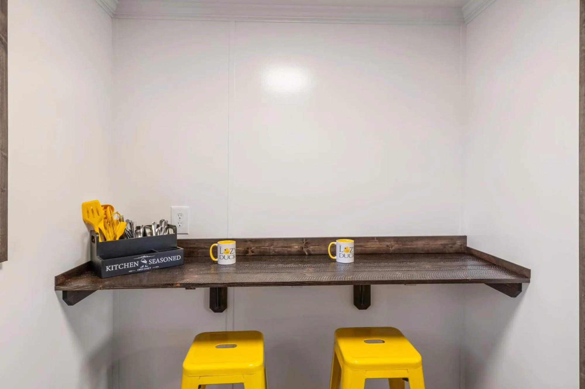 Dining area in Lazy Duck Inn