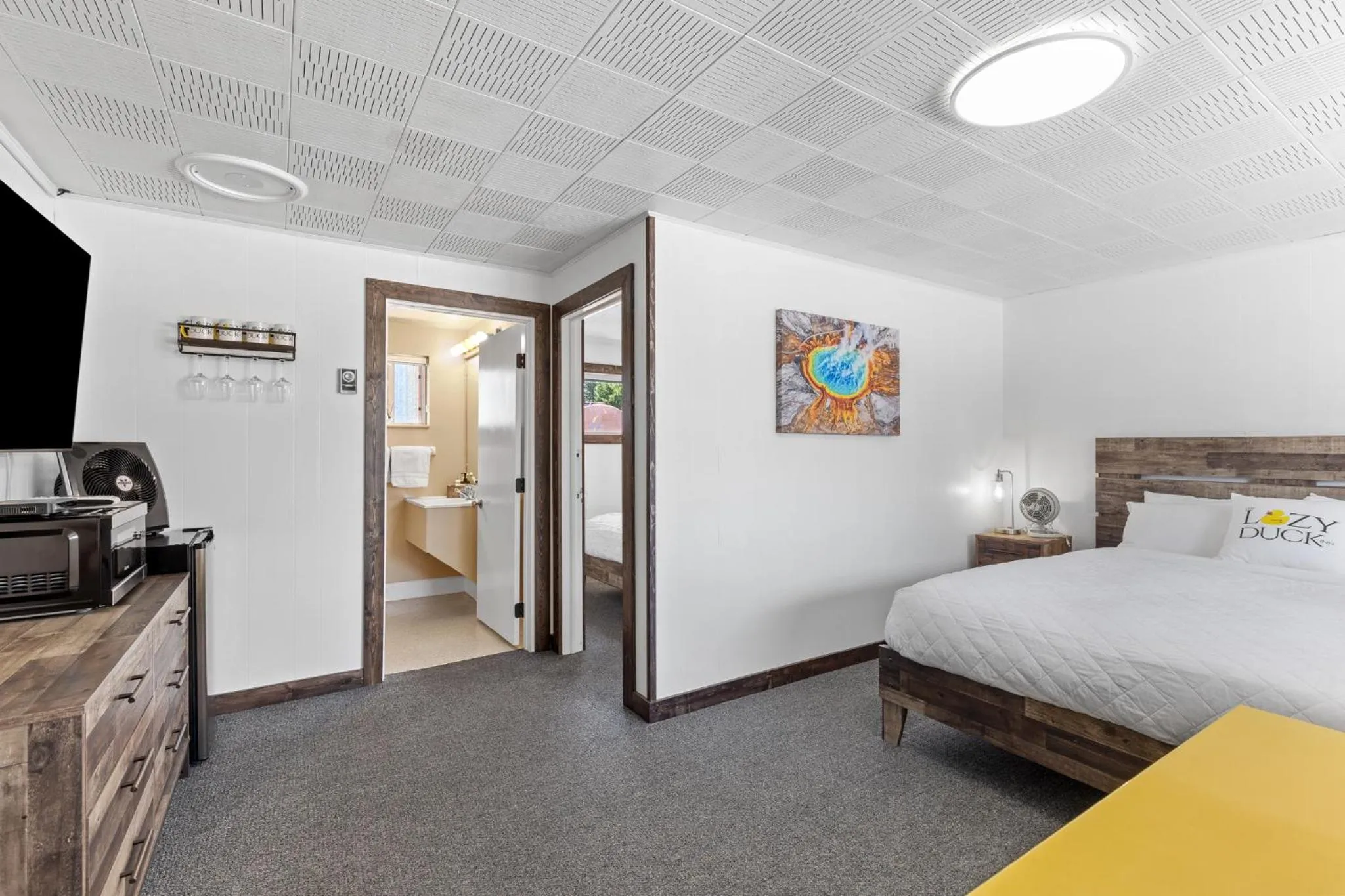 Bed in Lazy Duck Inn