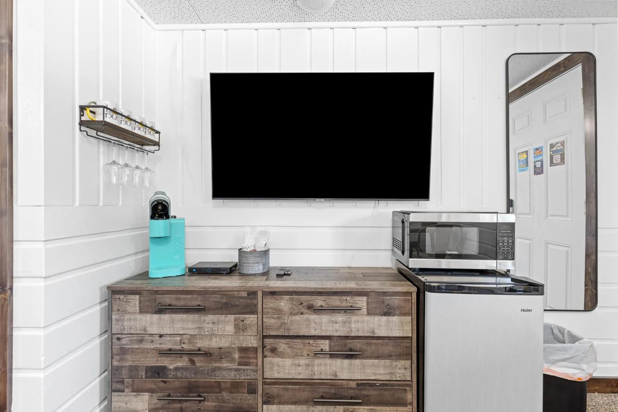 TV and multimedia in Lazy Duck Inn