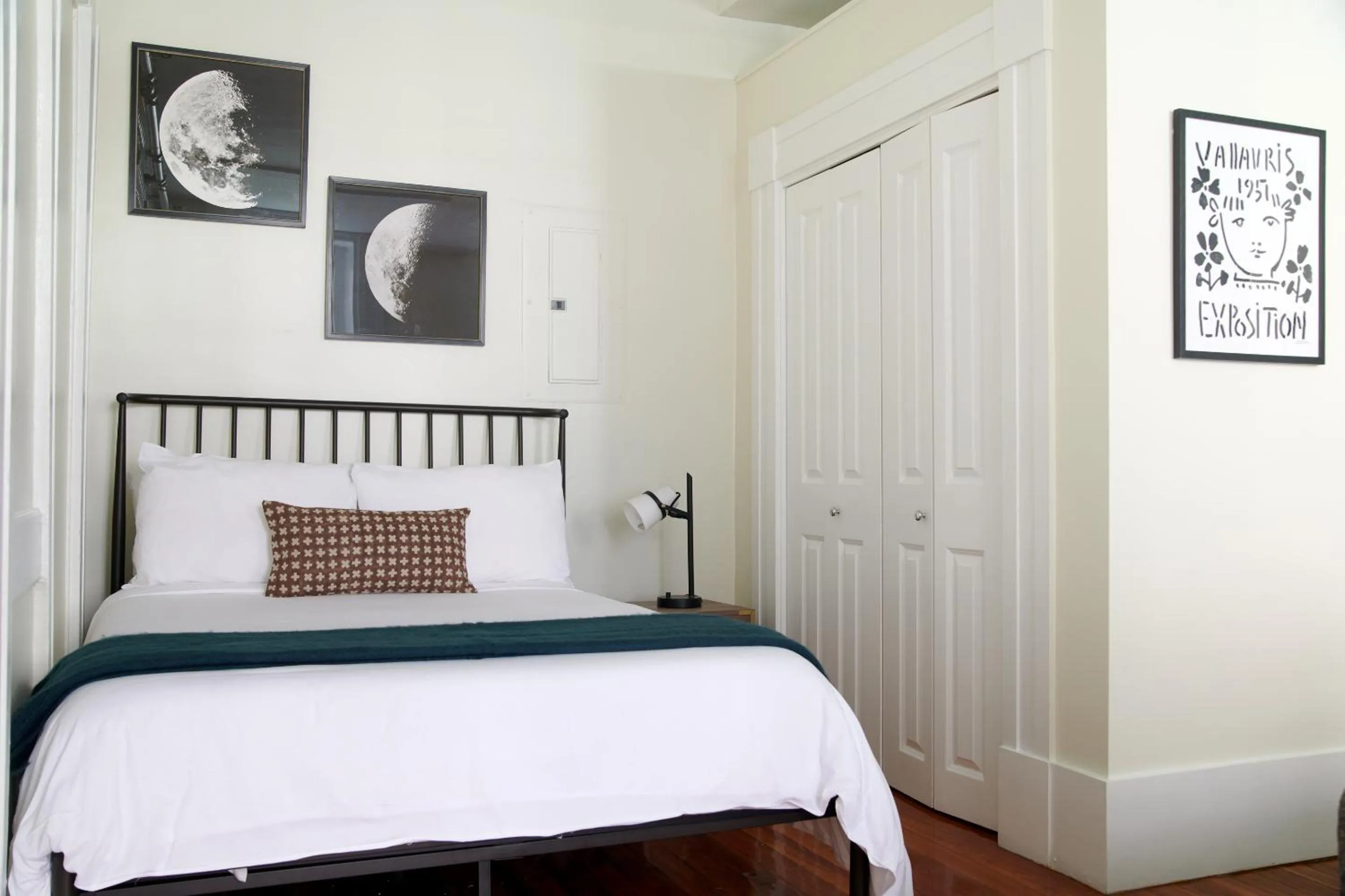 Bed in Sonder The Hancock