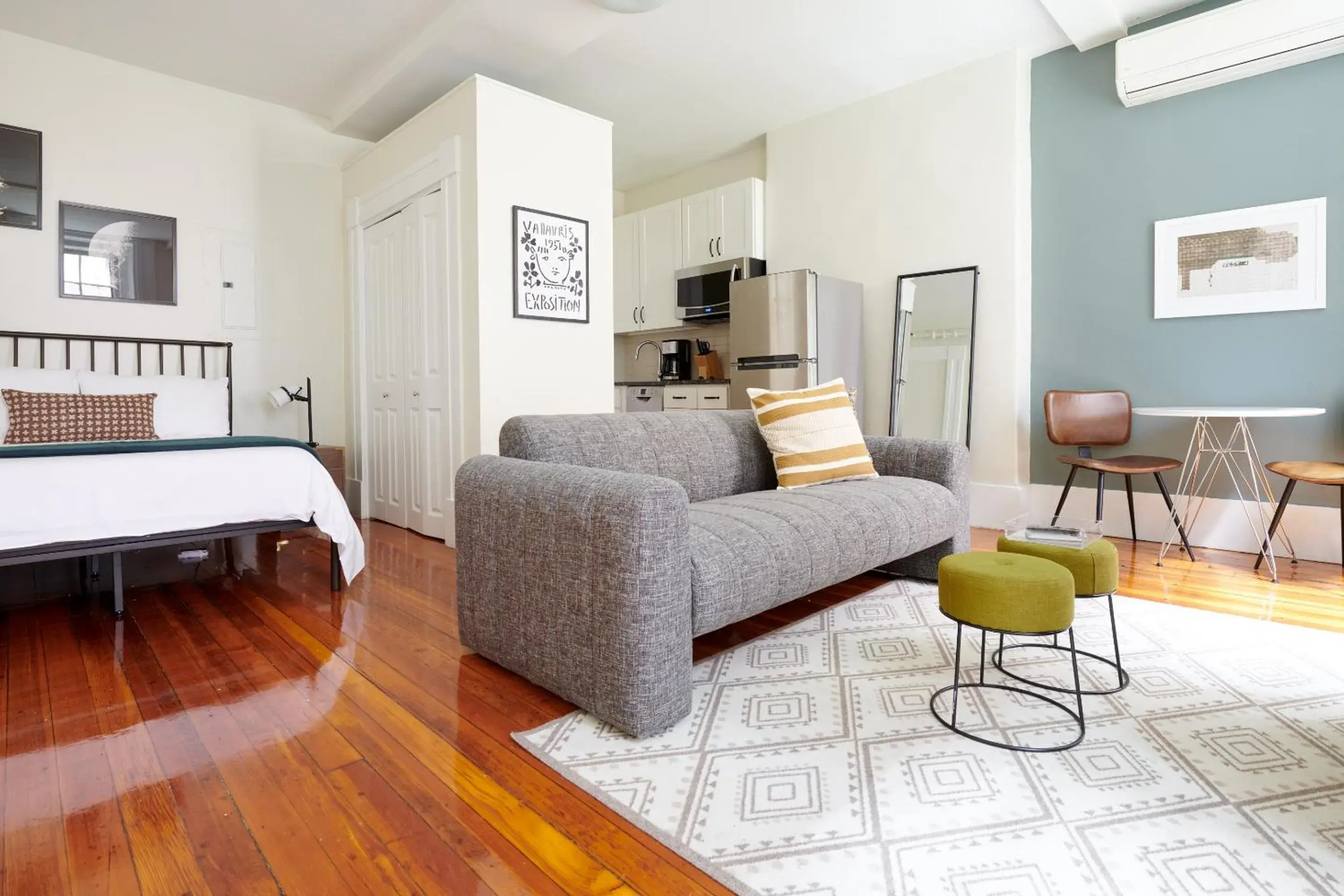 Studio Apartment in Sonder The Hancock Studio Apartment in Sonder The Hancock