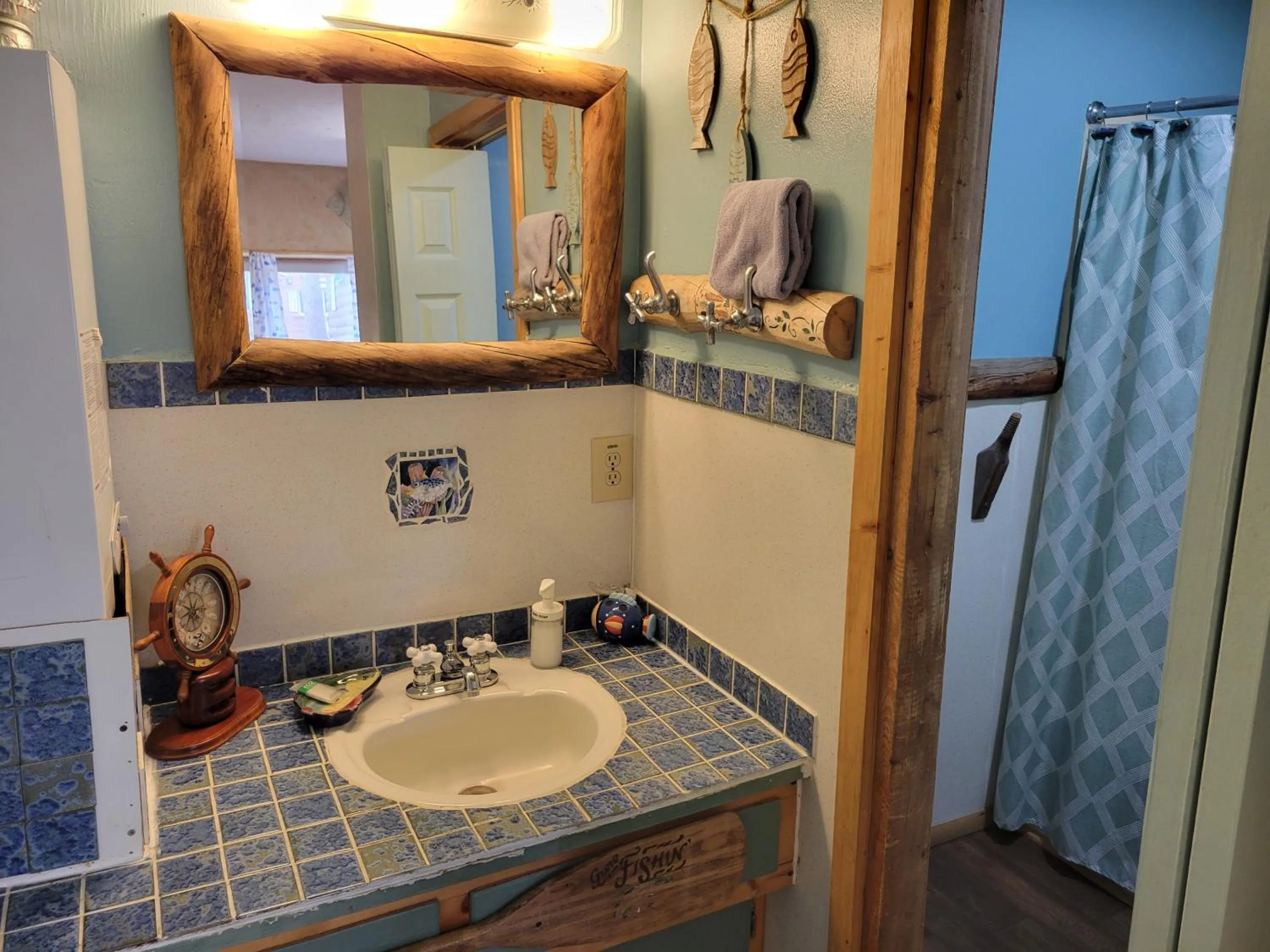 Bathroom in Chinook Cabins & RV Park