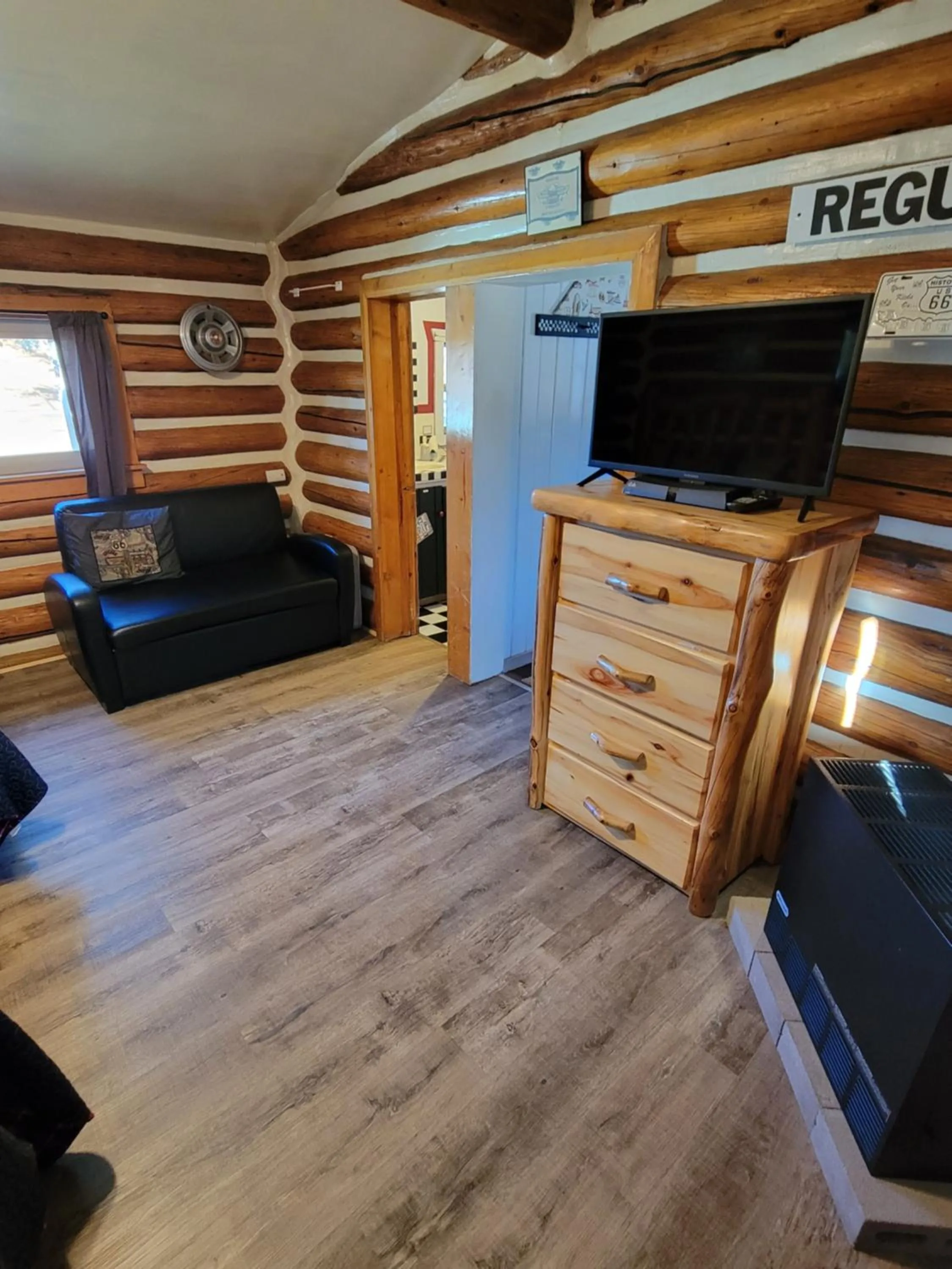 Seating area in Chinook Cabins & RV Park