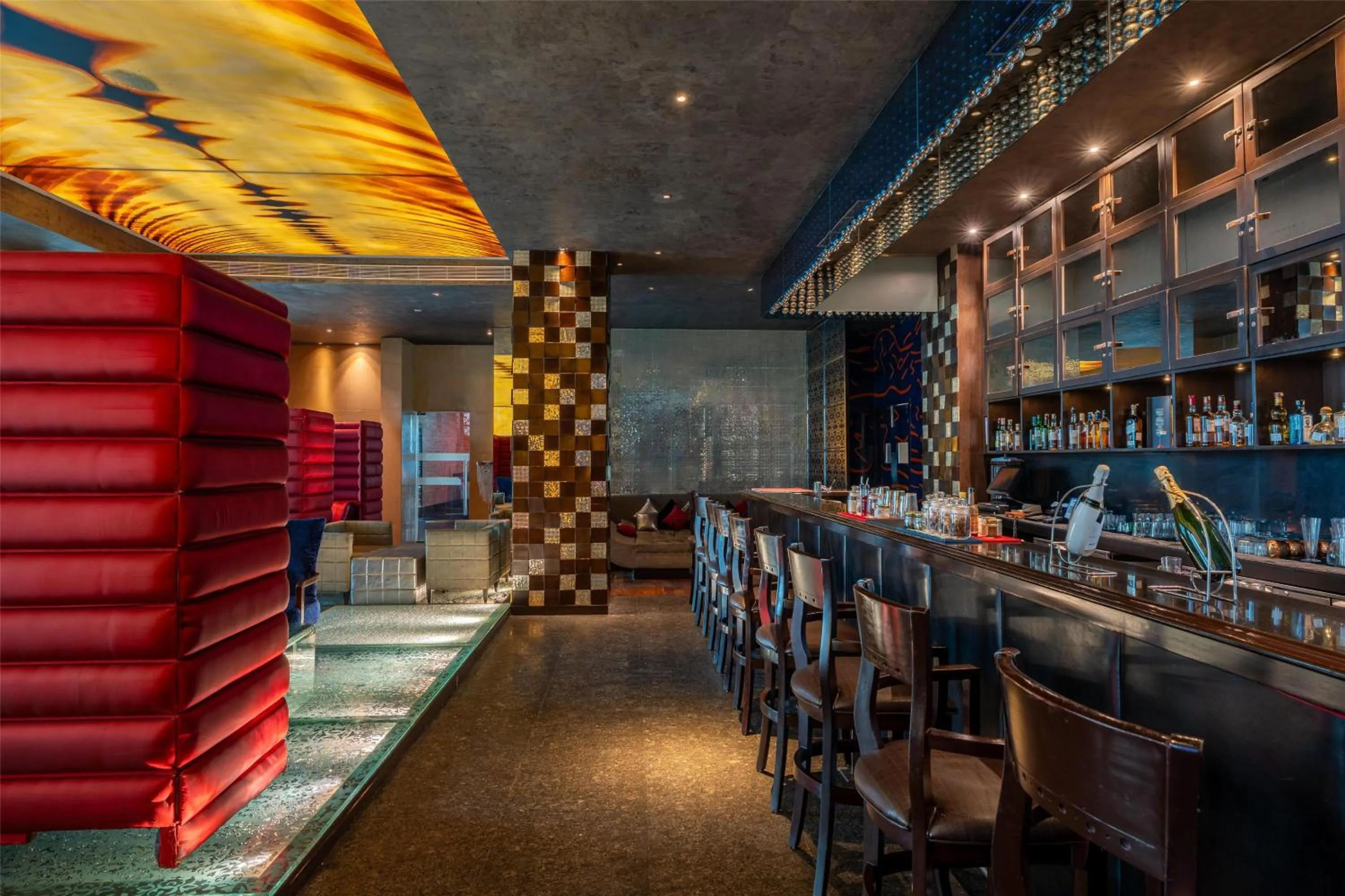 Lounge or bar in Radisson Blu Hotel MBD Ludhiana