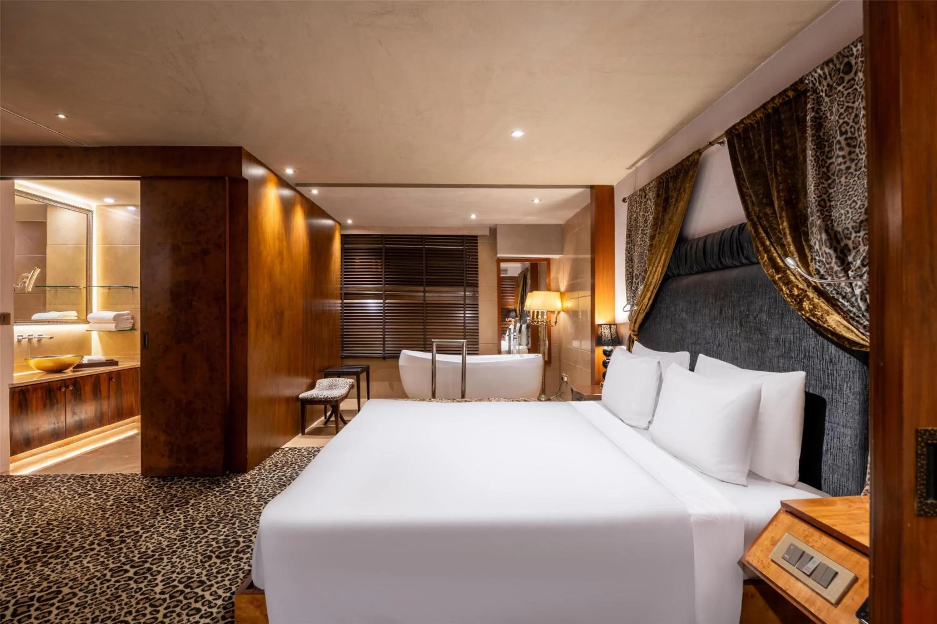 Photo of the whole room, Bed in Radisson Blu Hotel MBD Ludhiana