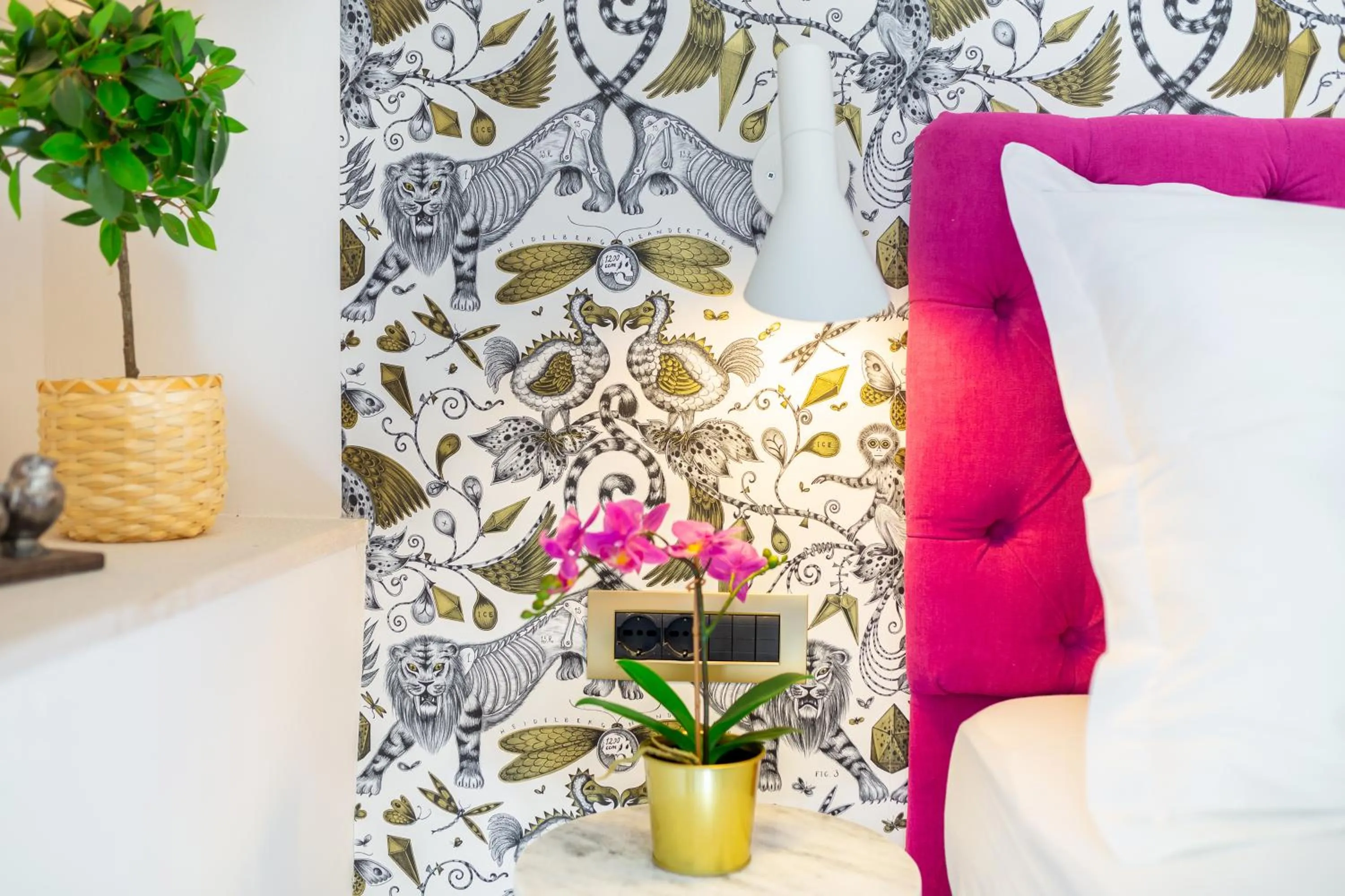 Bed in Old Town House with Floor Heating & Lush Private Garden