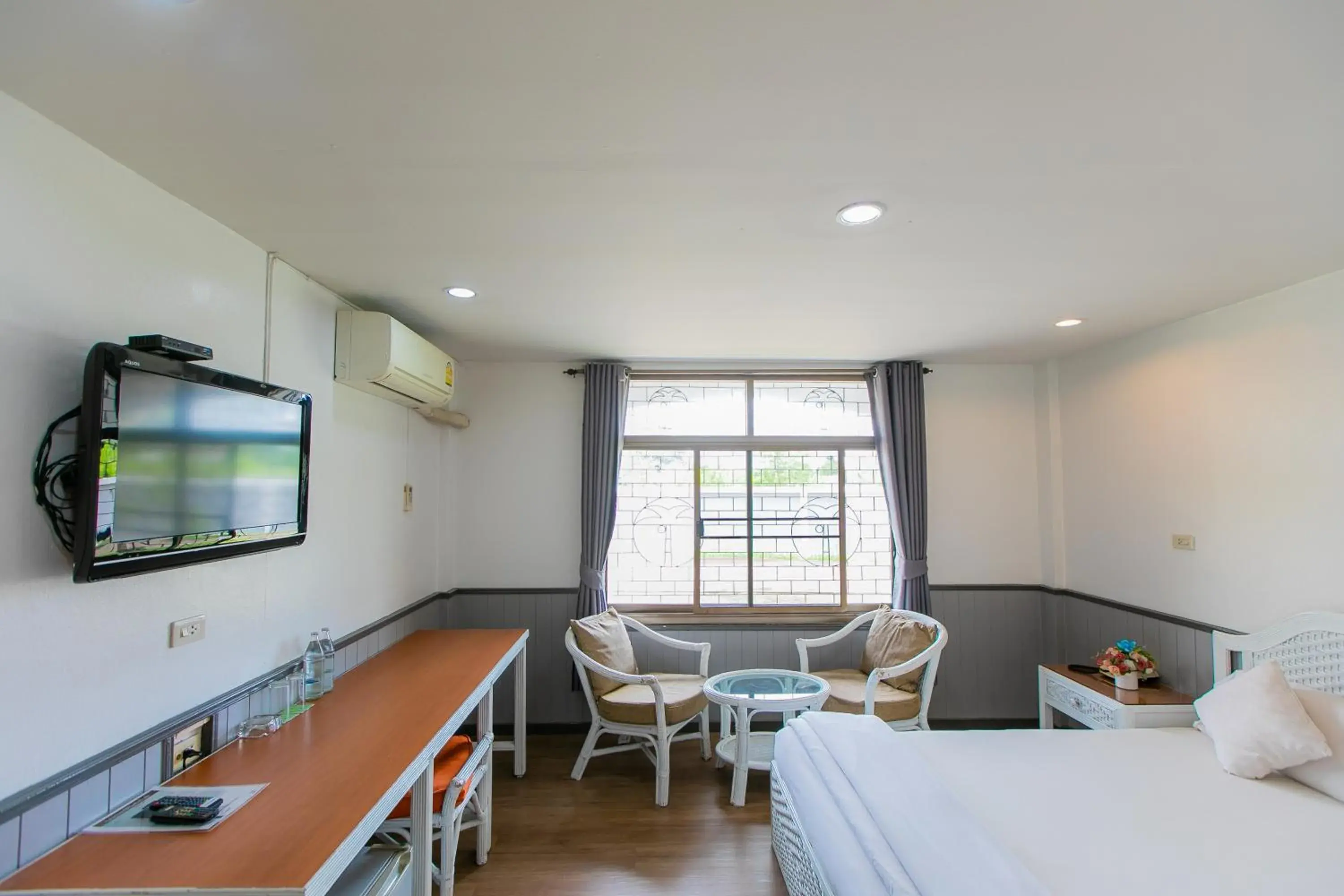 Deluxe Room - single occupancy in The Mercy Hotel Deluxe Room - single occupancy in The Mercy Hotel