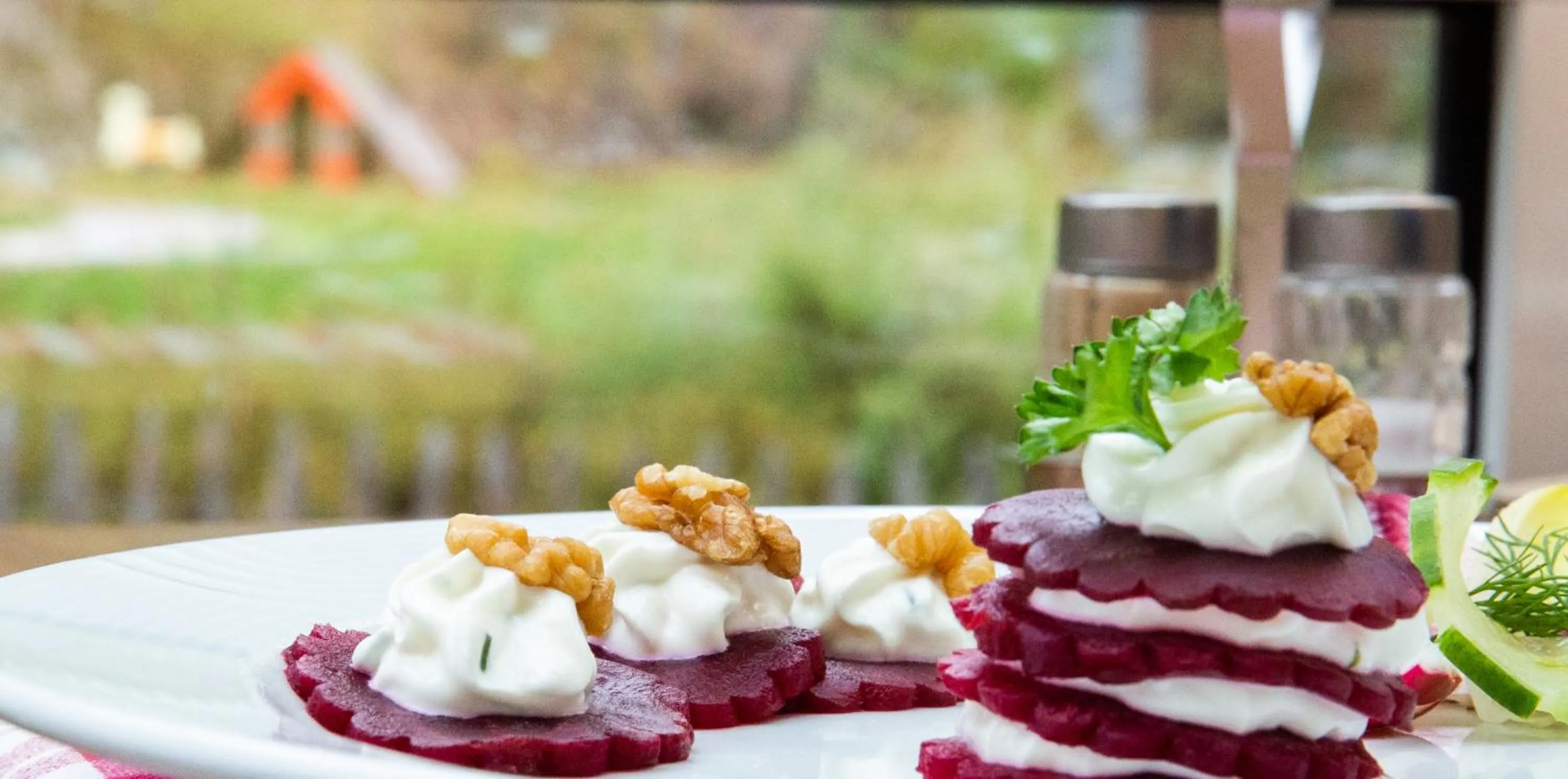 Meals in Logis Hôtel Restaurant De La Poste et SPA de Montagne