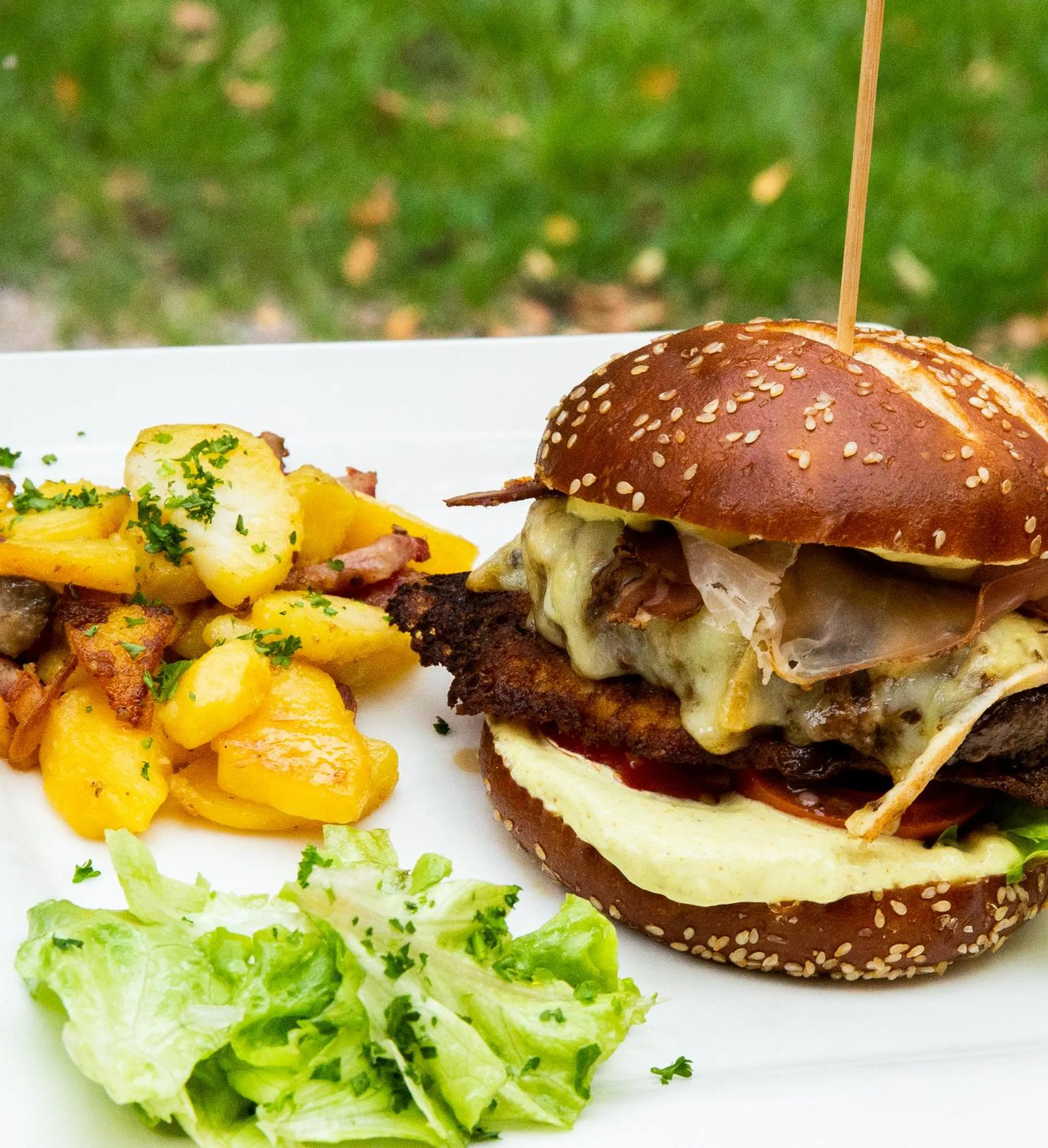 Meals in Logis Hôtel Restaurant De La Poste et SPA de Montagne