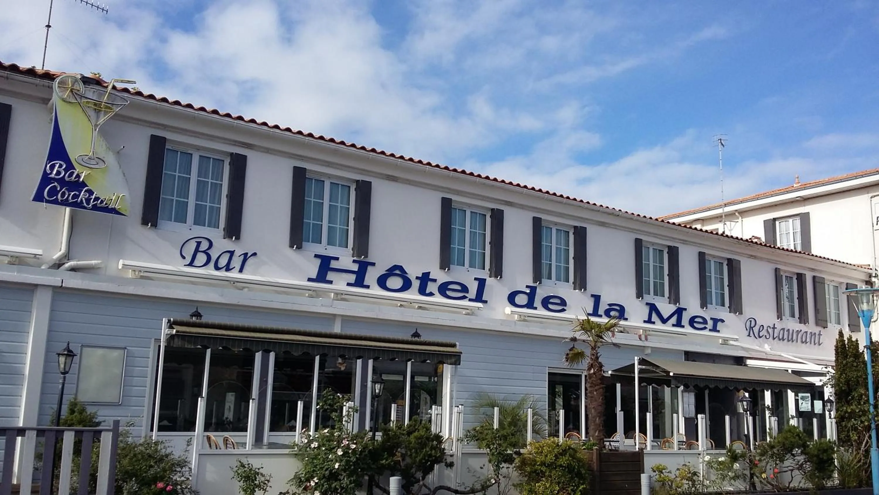 Hotel De La Mer