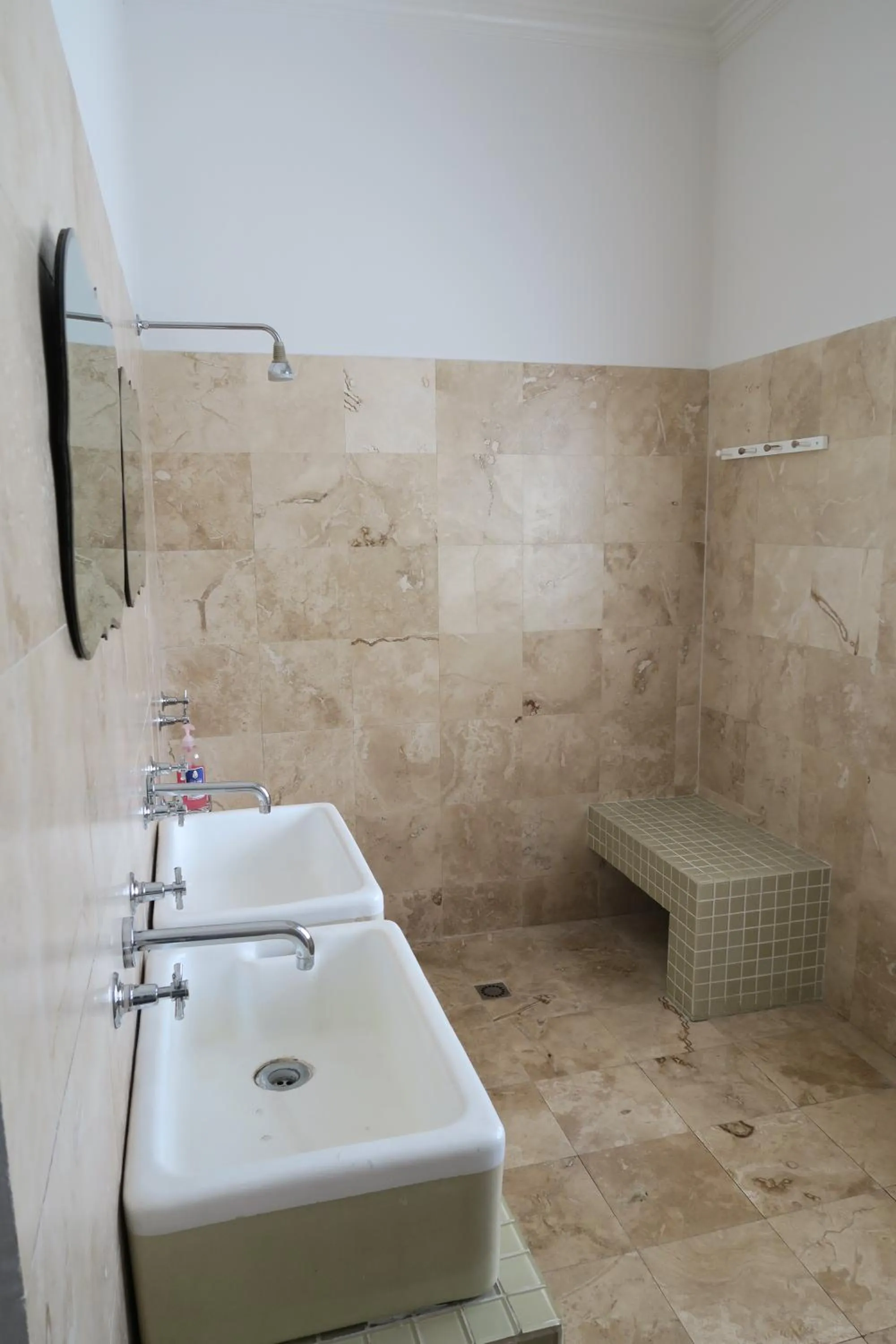 Bathroom in Atlantic Point Backpackers