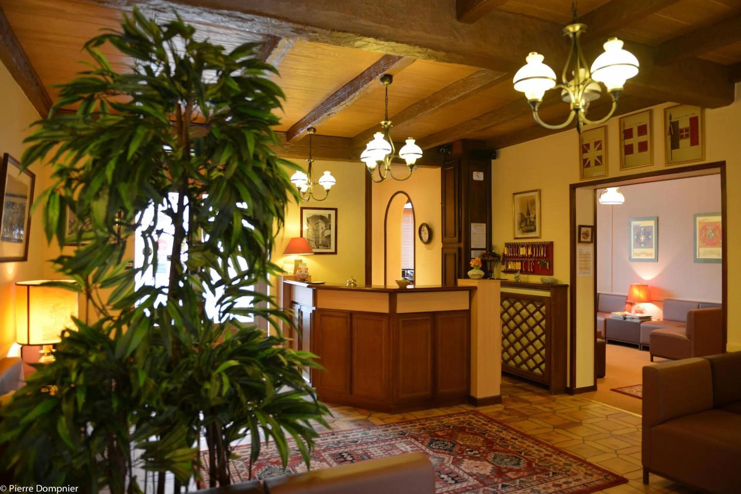Lobby or reception in Hôtel Saint-Georges