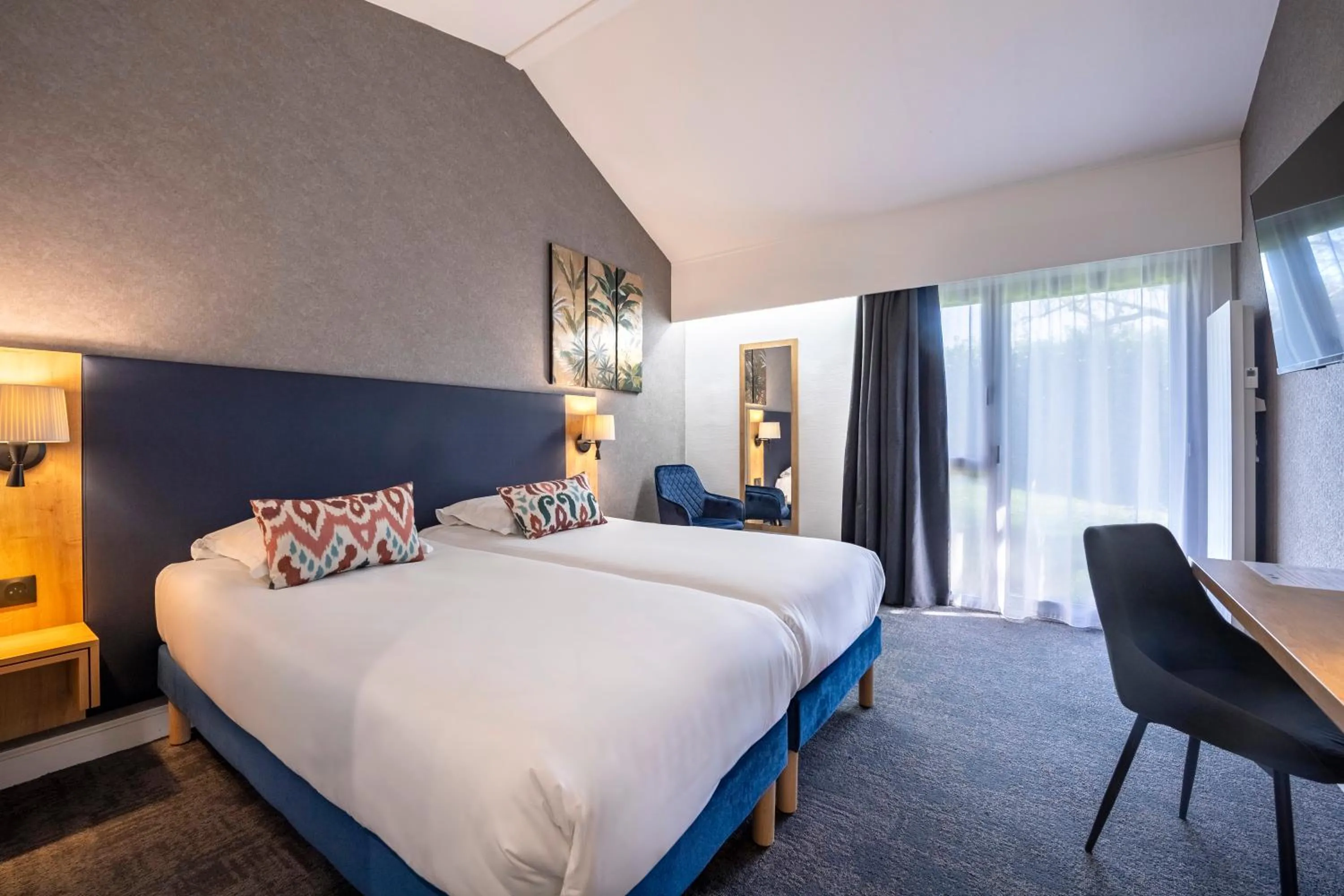 Photo of the whole room in Le relais fleuri, Hôtel et restaurant Logis - Avallon