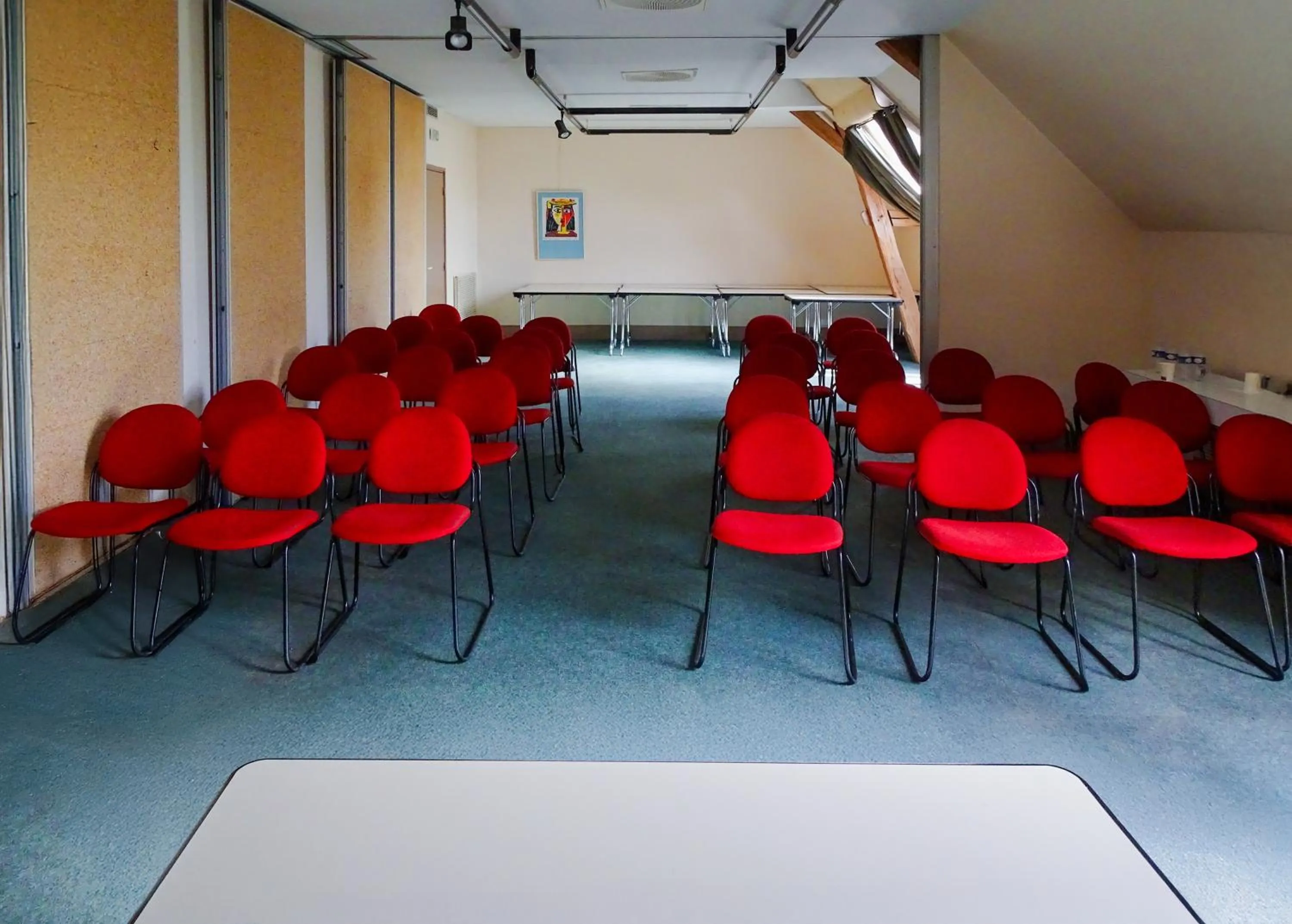 Meeting/conference room in Le relais fleuri, Hôtel et restaurant Logis - Avallon