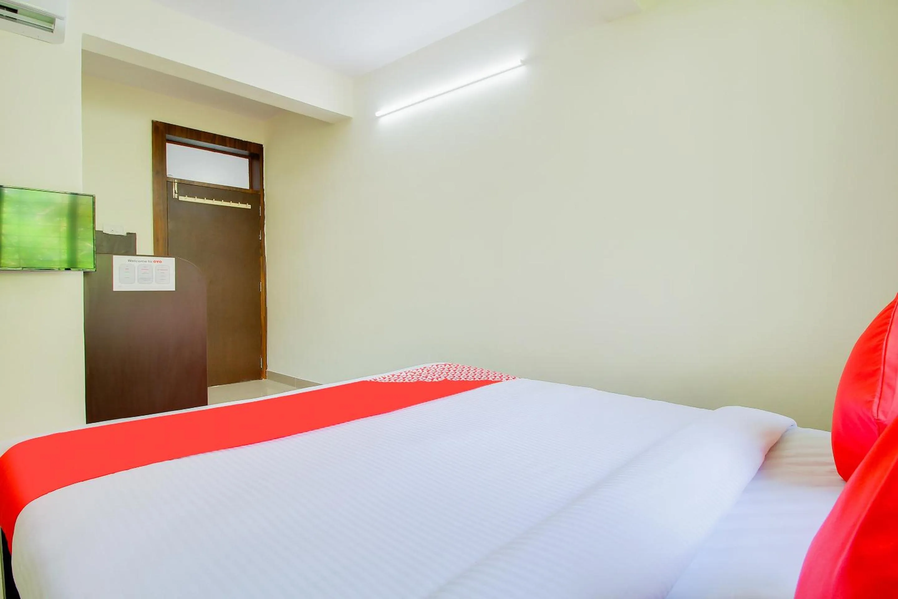 Bedroom, Bed in Hotel O Galaxy Near INOX
