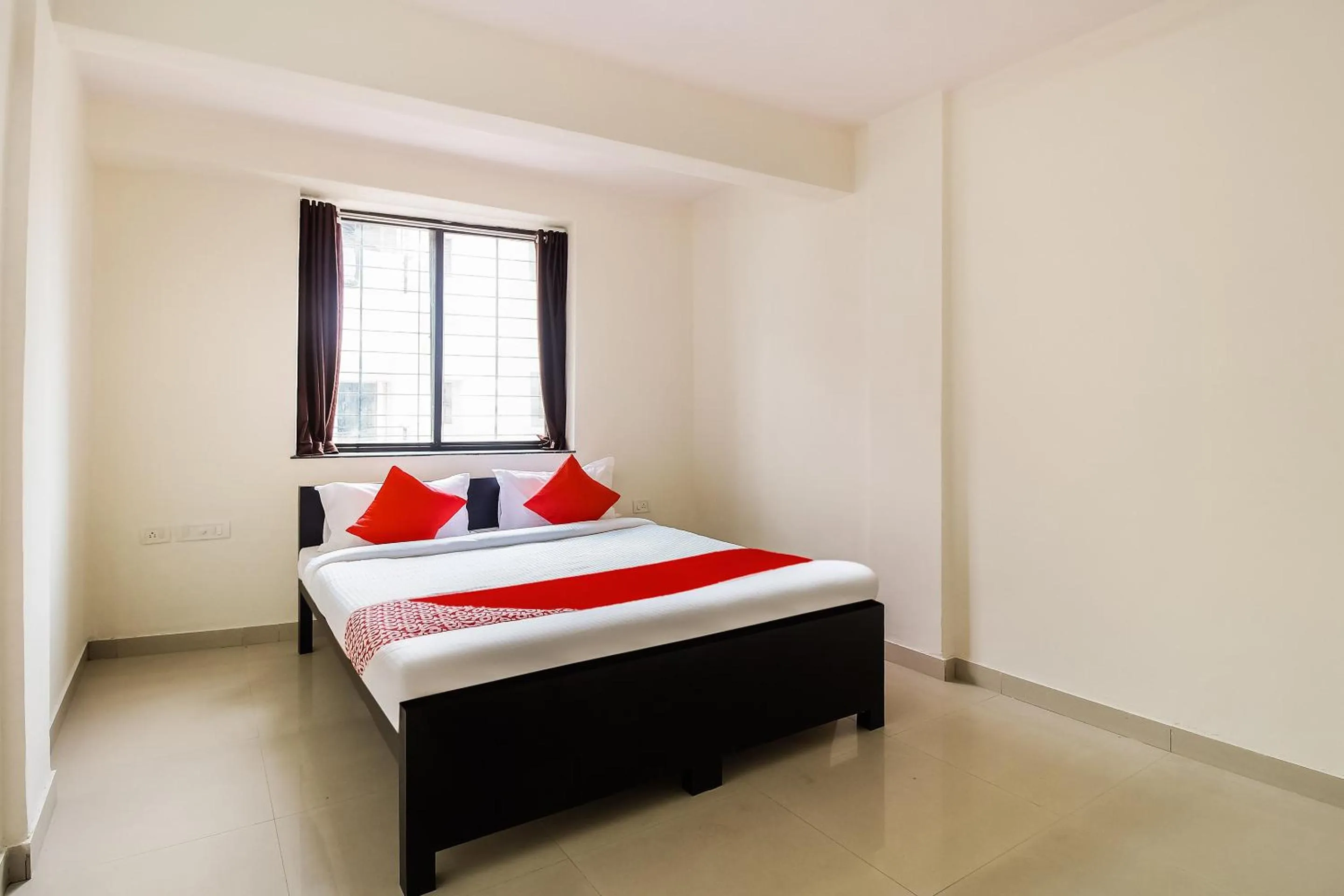 Bedroom, Bed in Hotel O Galaxy Near INOX