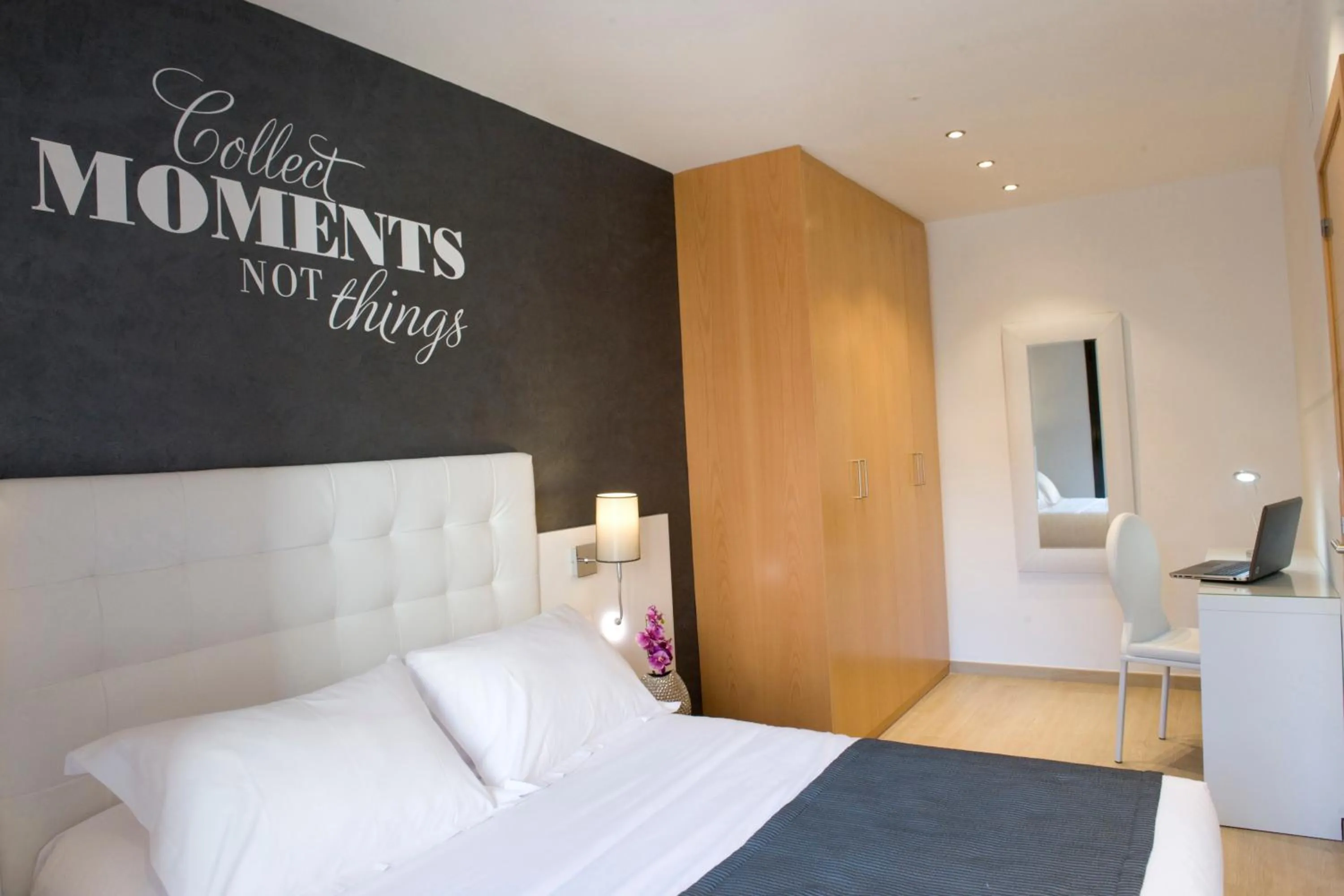 Bed in Home to Home Barcelona