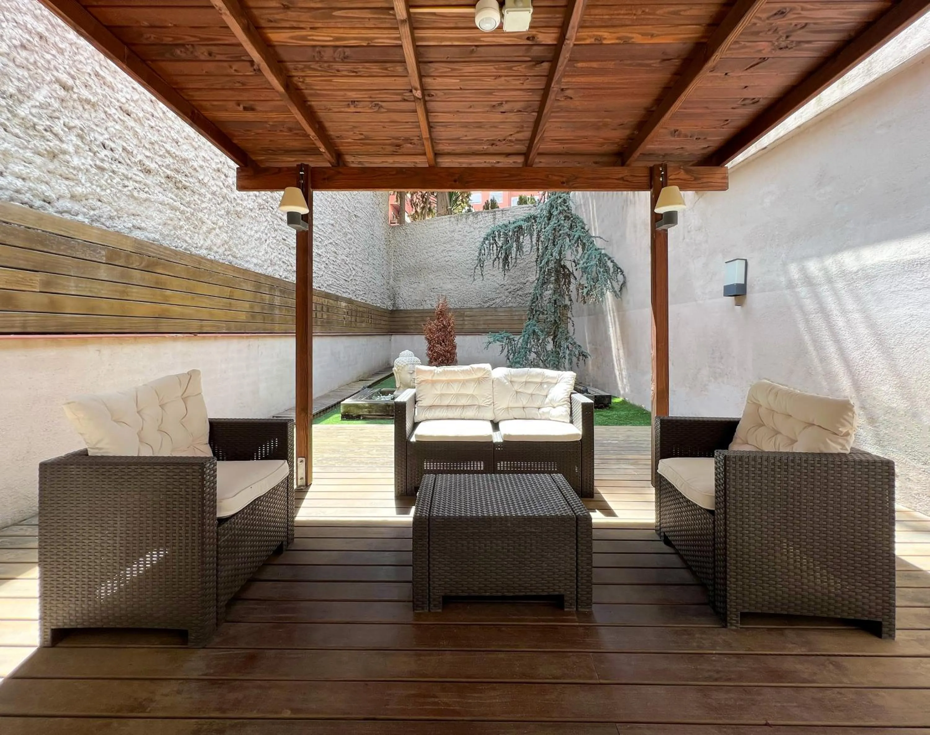 Patio in Home to Home Barcelona