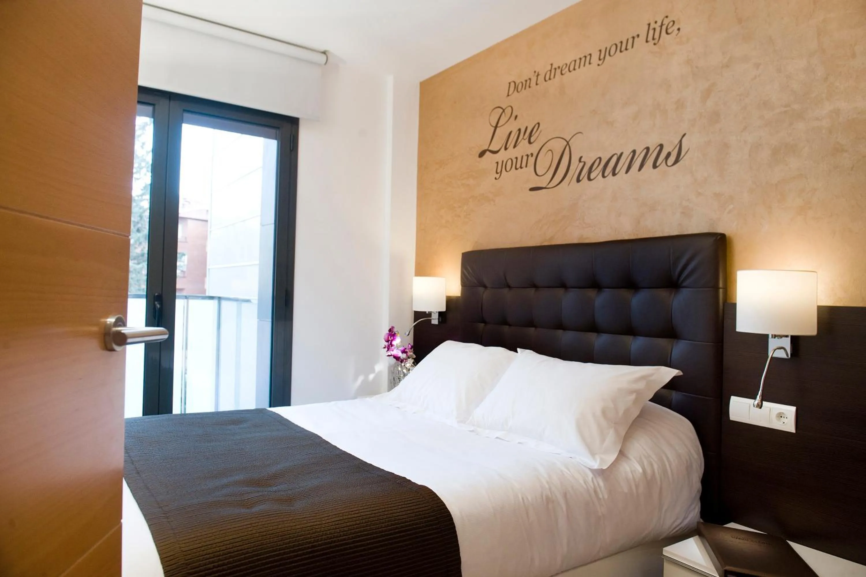 Bed in Home to Home Barcelona