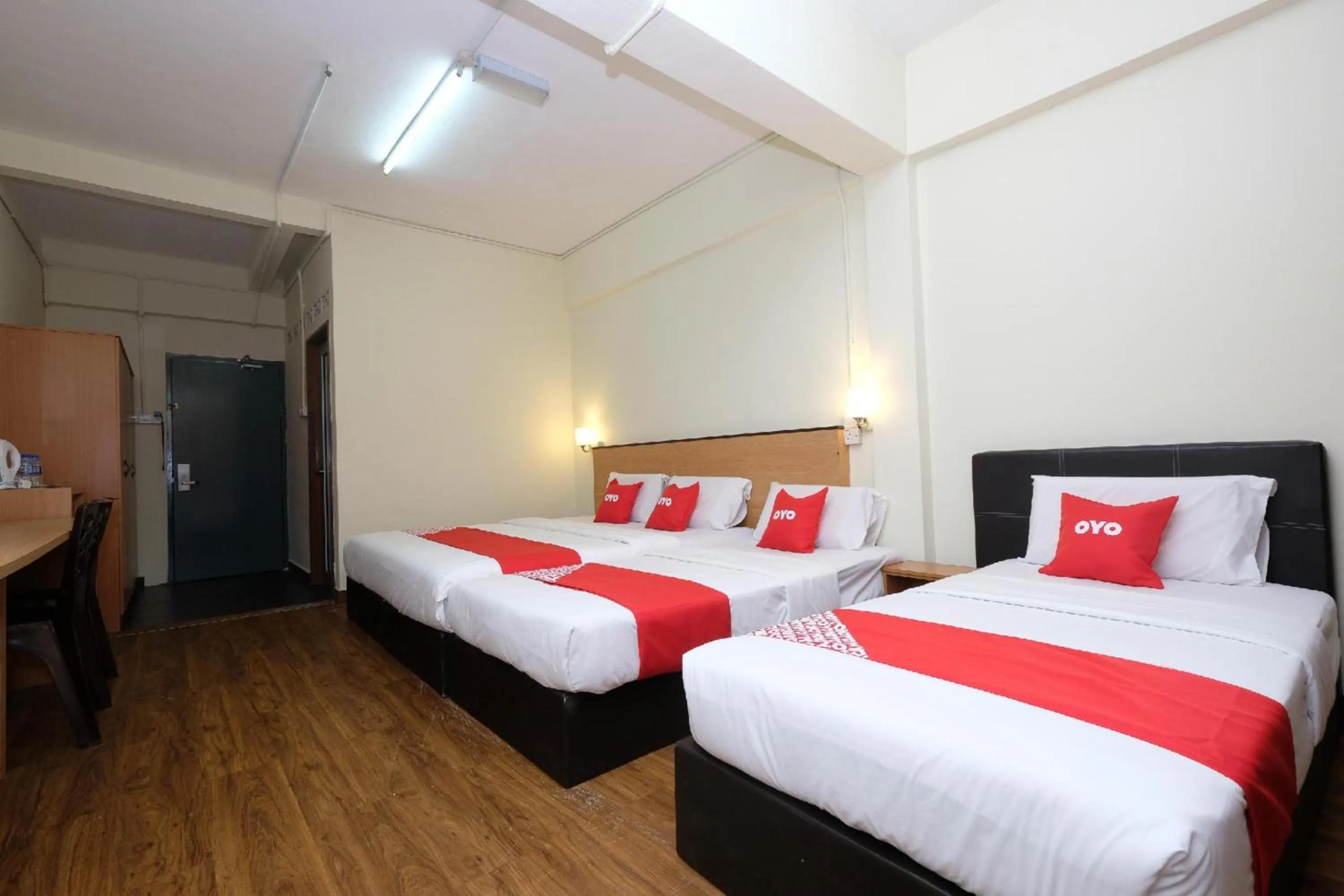 Bedroom, Bed in Hotel O 75