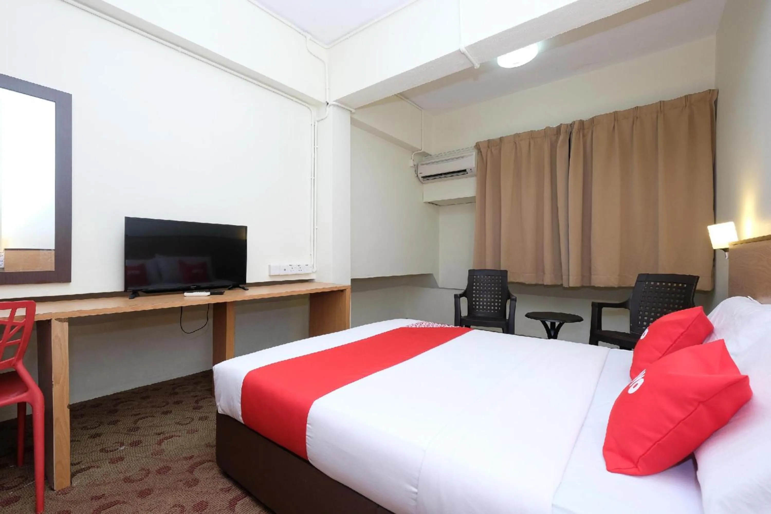 Bedroom, Bed in Hotel O 75