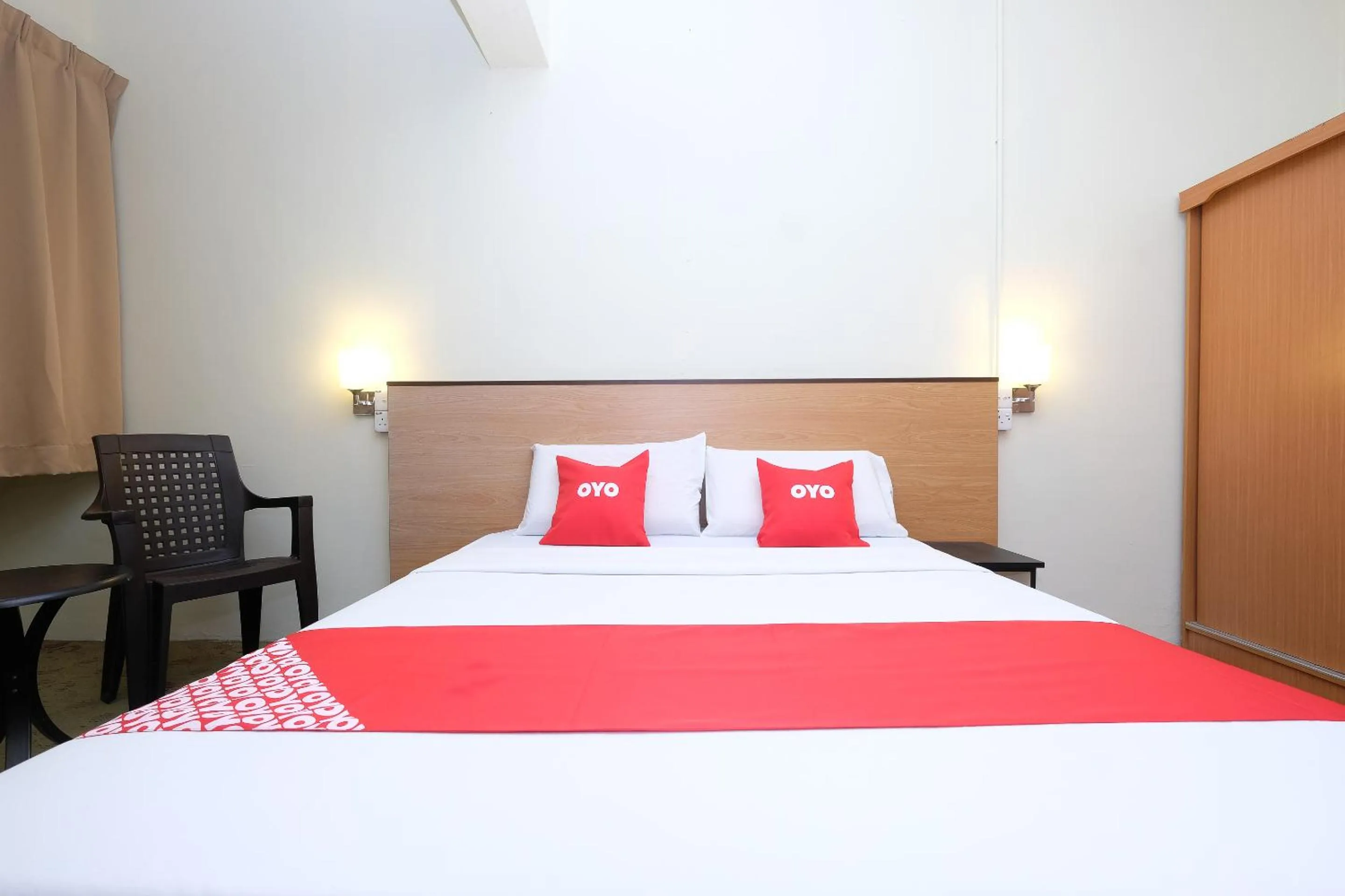 Bedroom, Bed in Hotel O 75