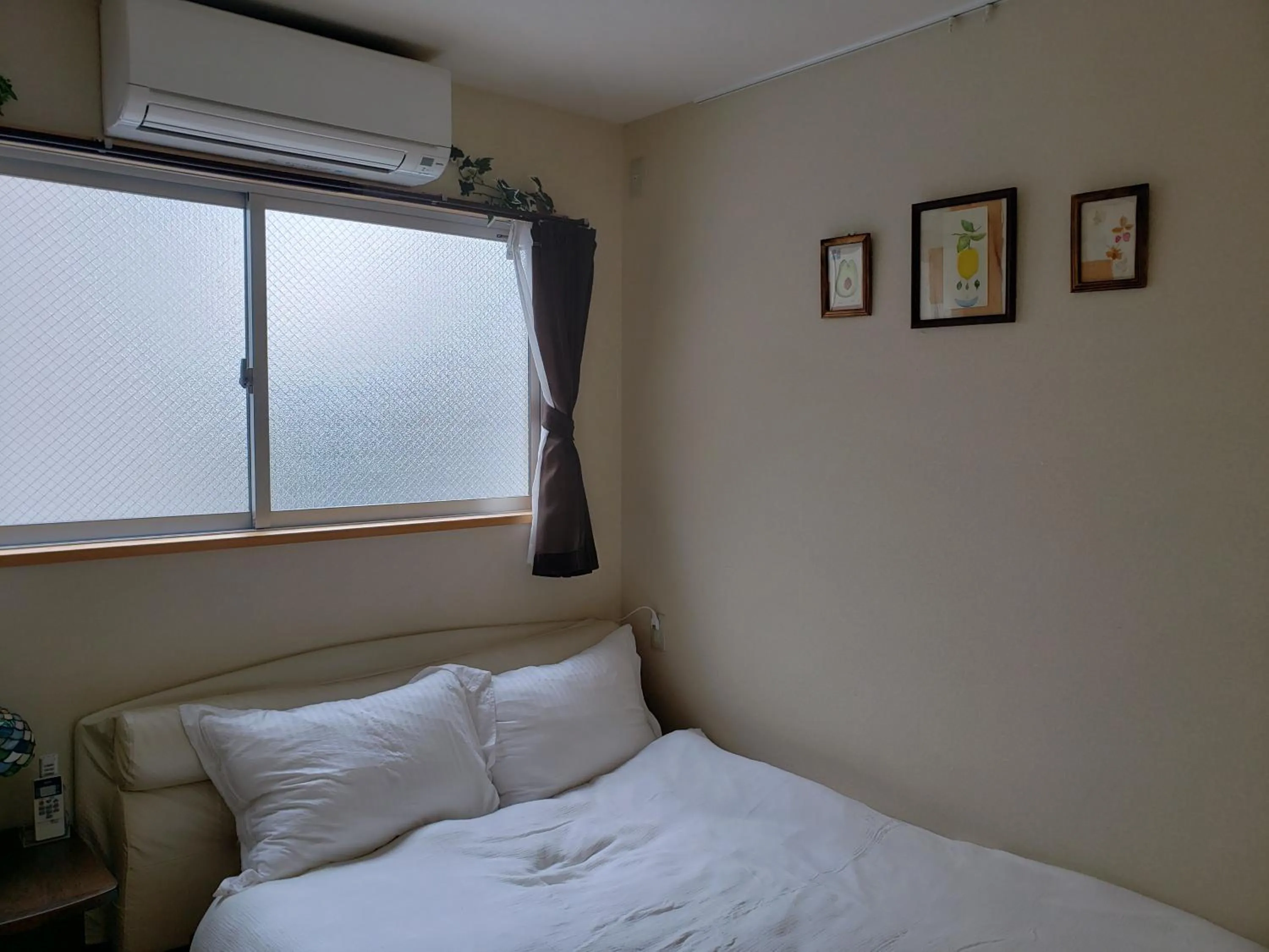 Decorative detail in GardenRoom bnb Yumyum