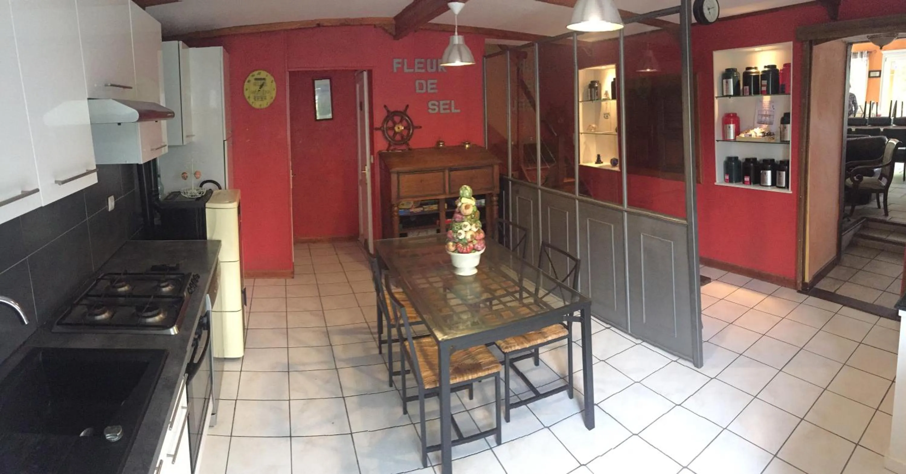 Kitchen or kitchenette in Chambres d'Hôtes Fleur de Sel